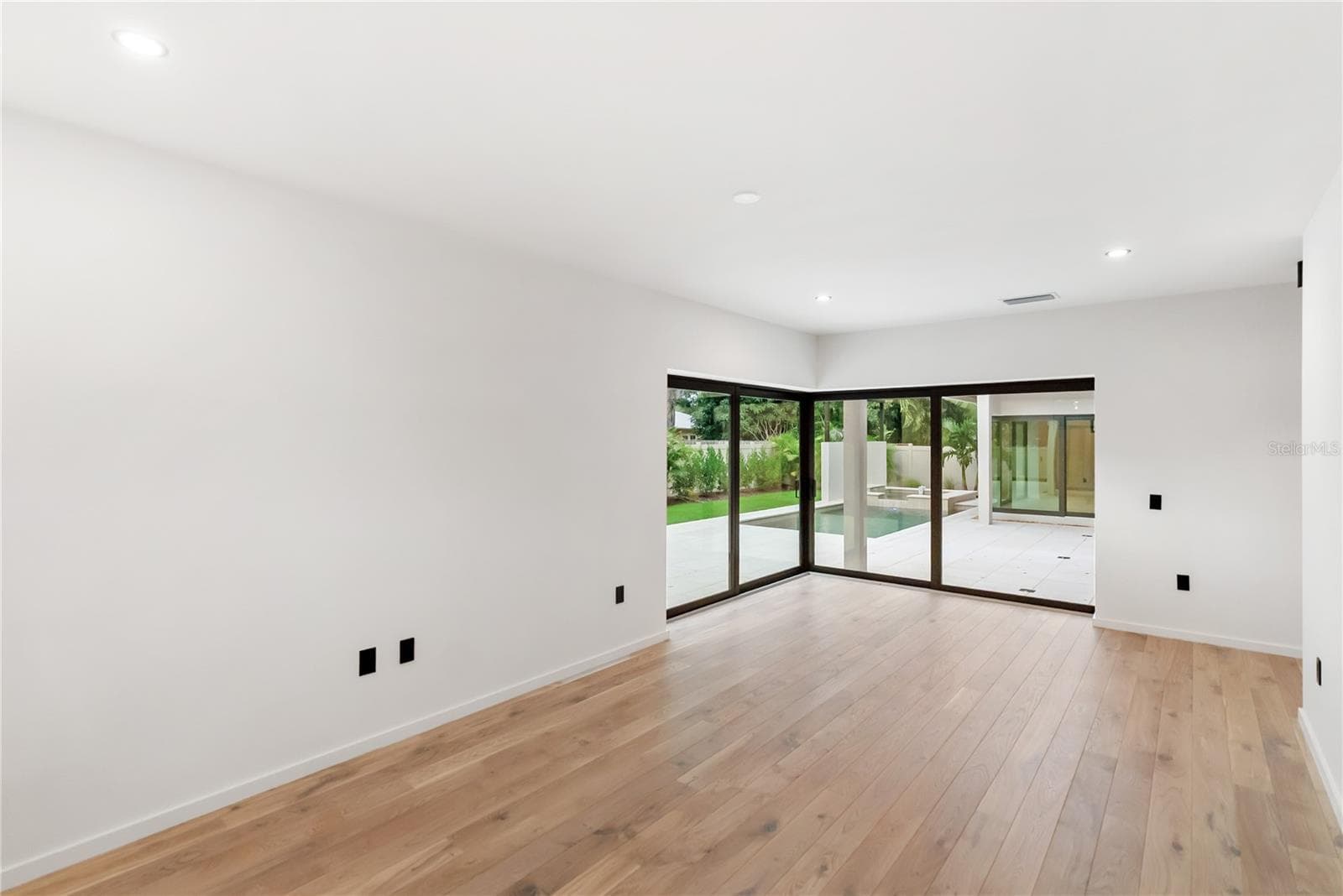 1st Floor Primary Bedroom - 1759 WALDEMERE ST, SARASOTA