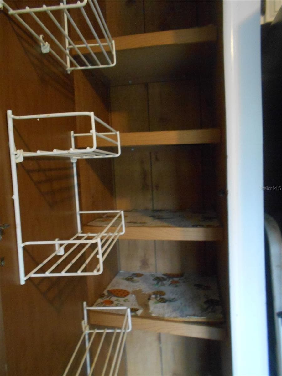 PANTRY - 20425 NE 143RD ST, SALT SPRINGS