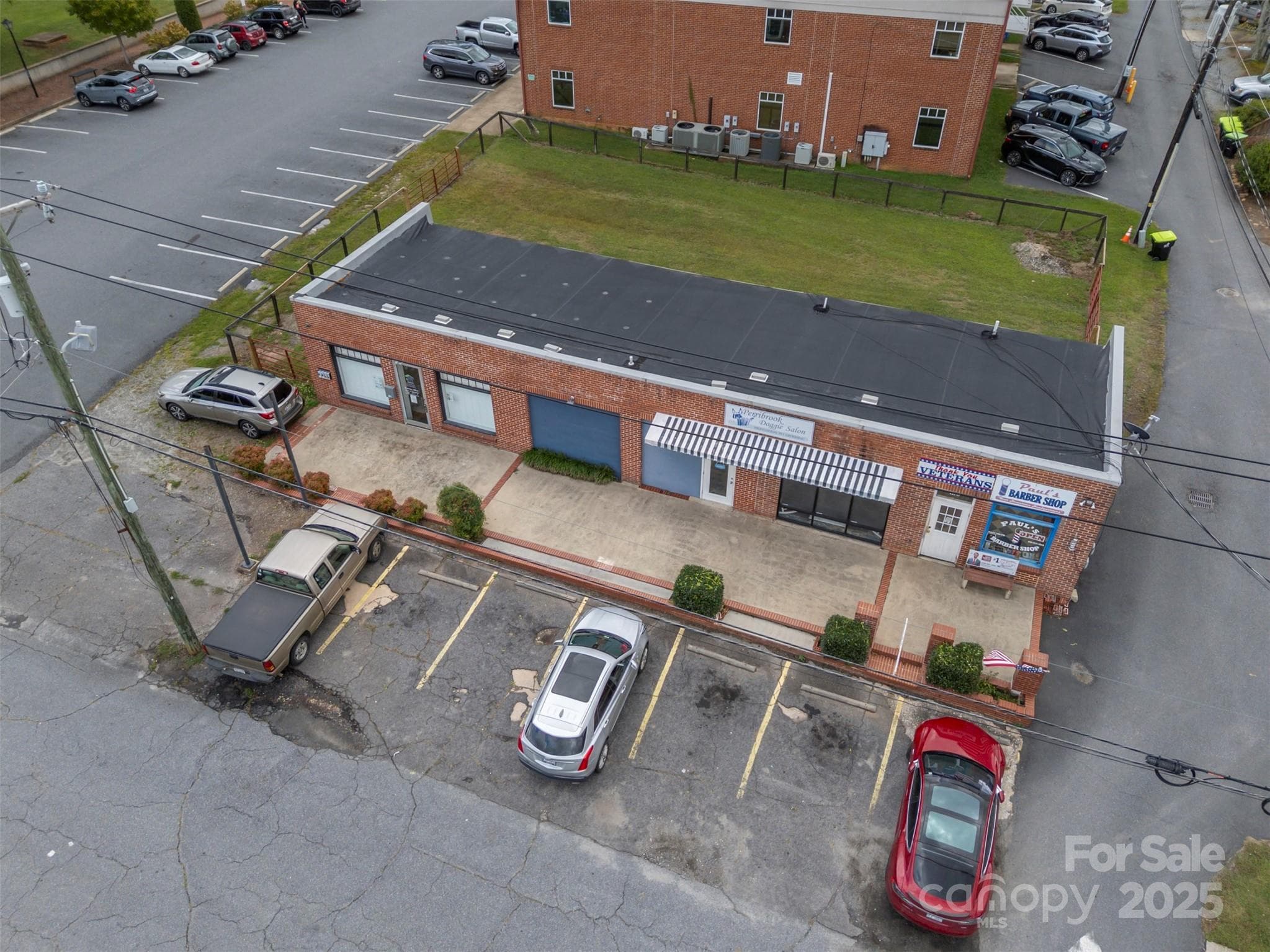 Retail Center at 40 E Mills Street, Columbus, photo 10 of 10
