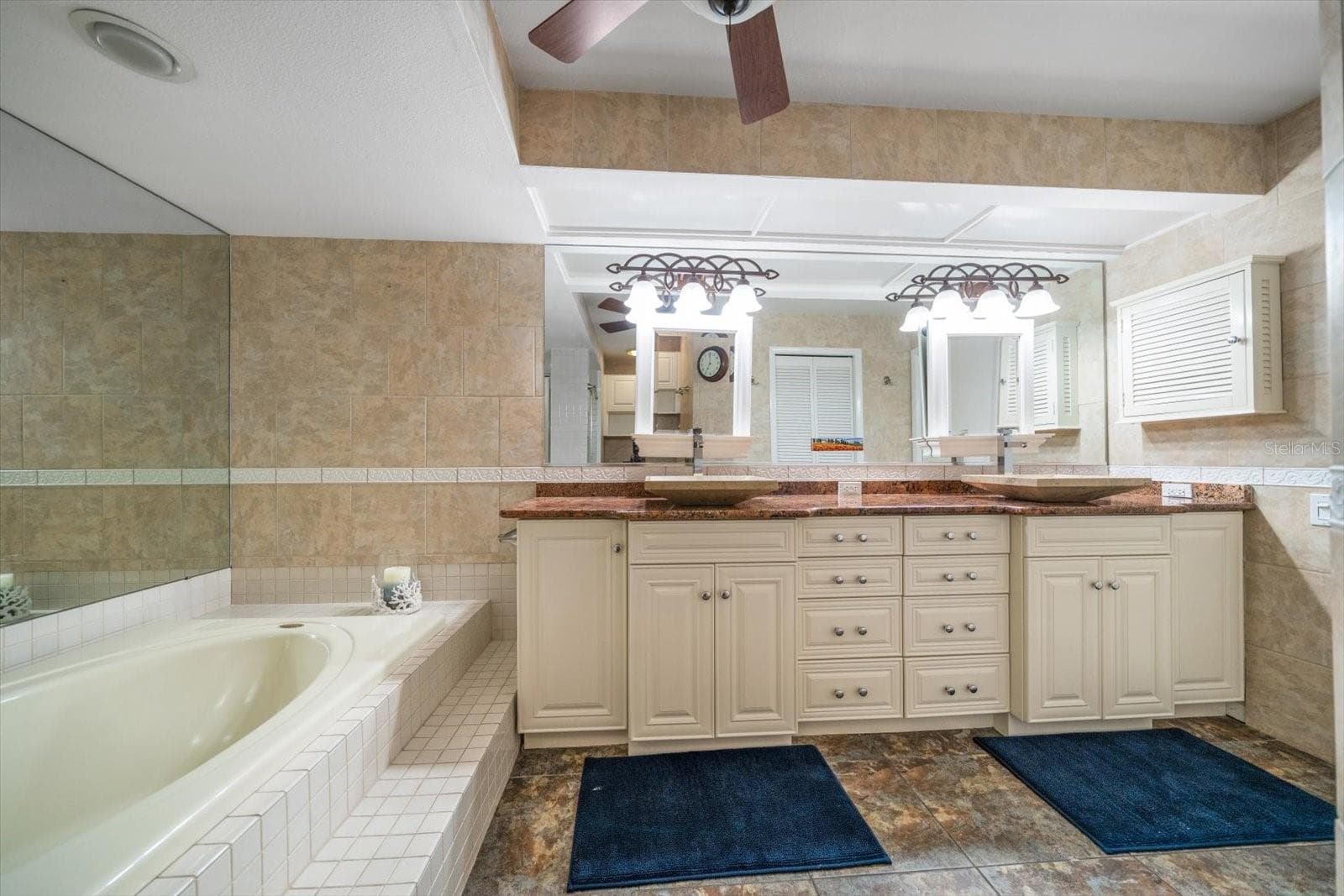 Primary Bathroom - 75 PELICAN PL, BELLEAIR