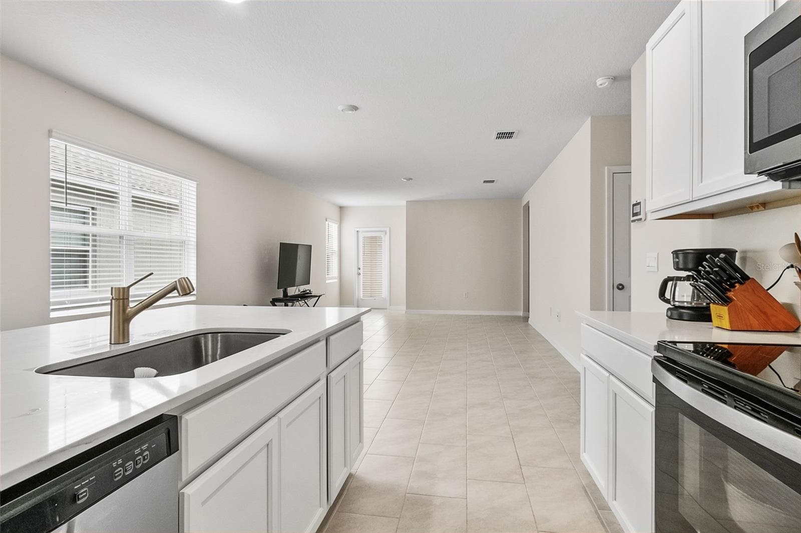 Single Family Residence at 3306 PINE LILY AVE, POINCIANA, photo 4 of 32