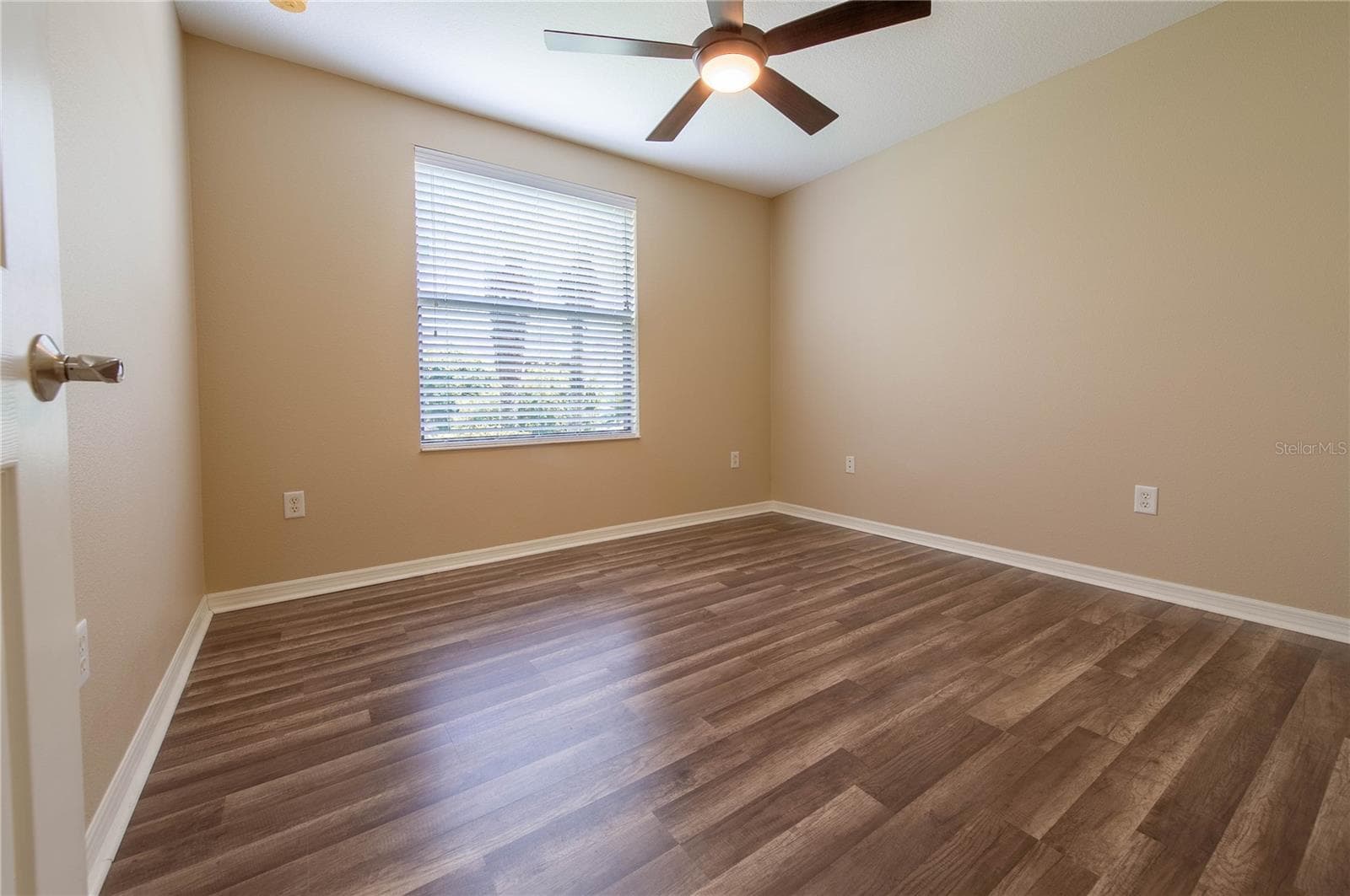 Condominium at 7206 HAMILTON RD #7206, BRADENTON, photo 2 of 32