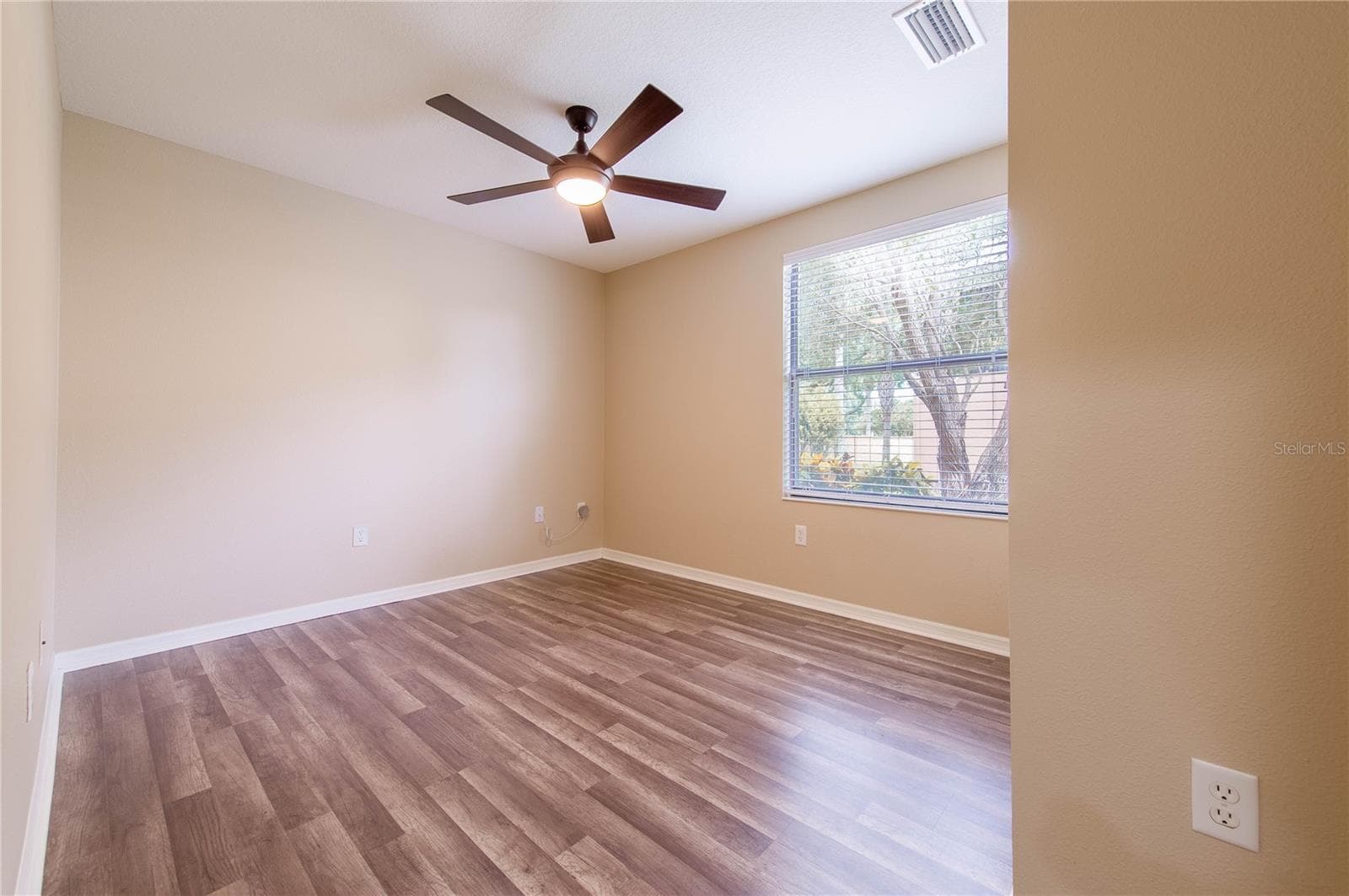 Condominium at 7206 HAMILTON RD #7206, BRADENTON, photo 7 of 32