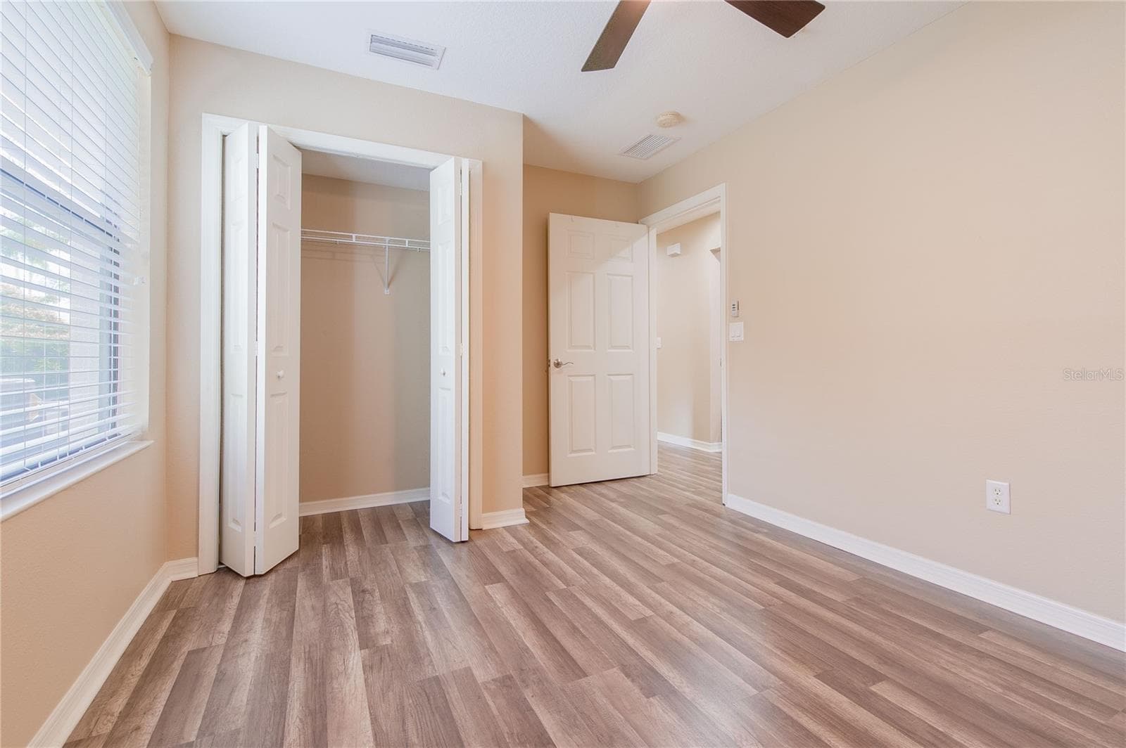 Condominium at 7206 HAMILTON RD #7206, BRADENTON, photo 9 of 32