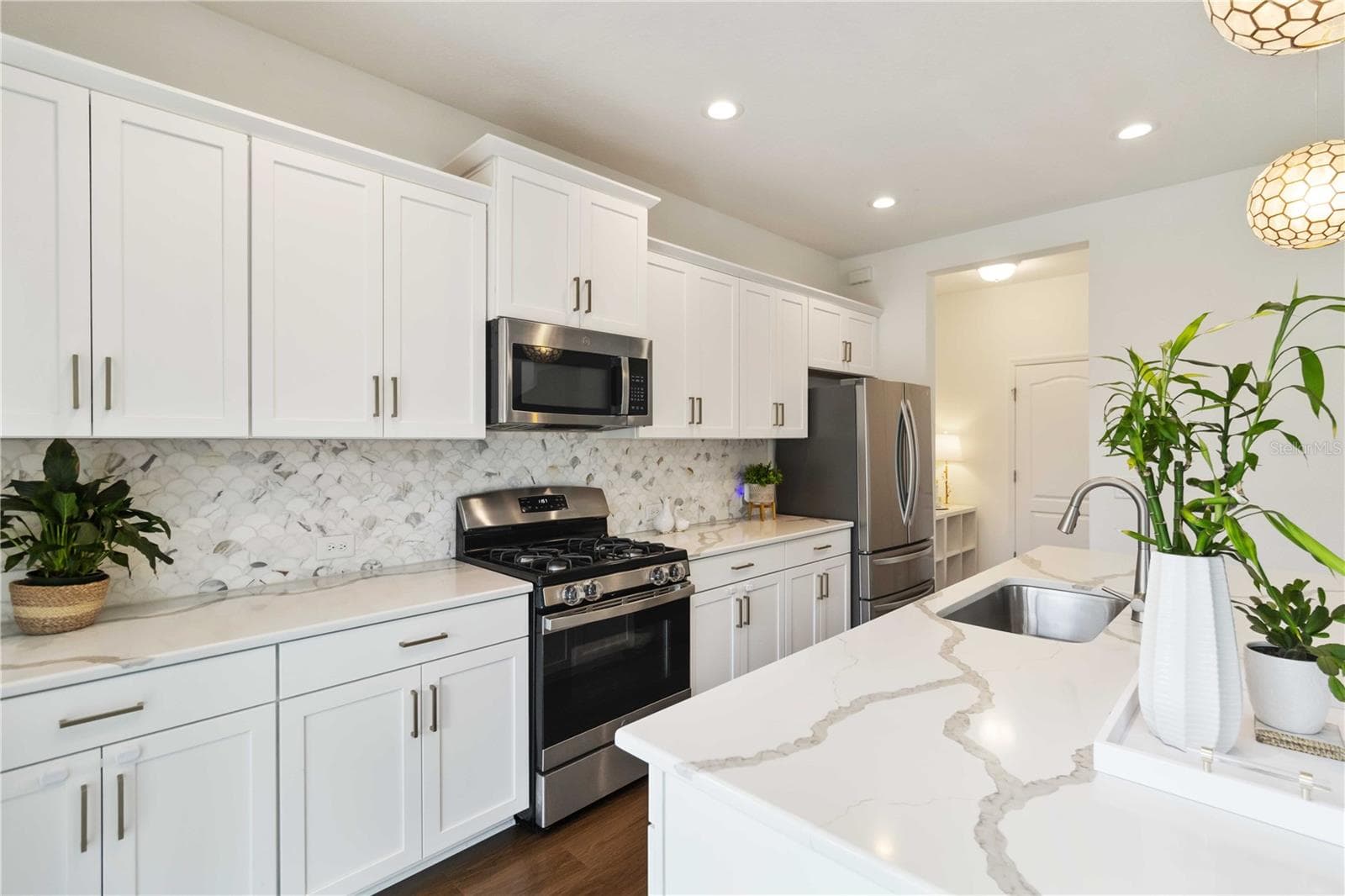Single Family Residence at 10109 CANAVERAL CIR, SARASOTA, photo 2 of 57