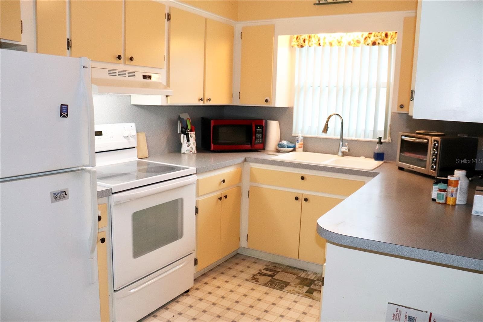 Condominium at 6990 VERSAILLES N #6990, PINELLAS PARK, photo 6 of 14