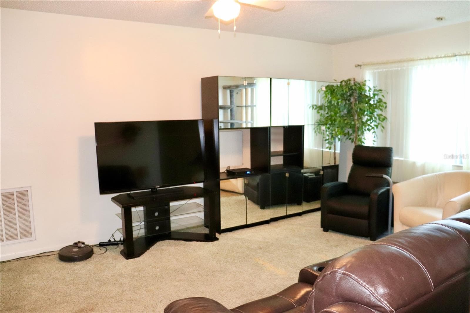 Condominium at 6990 VERSAILLES N #6990, PINELLAS PARK, photo 9 of 14