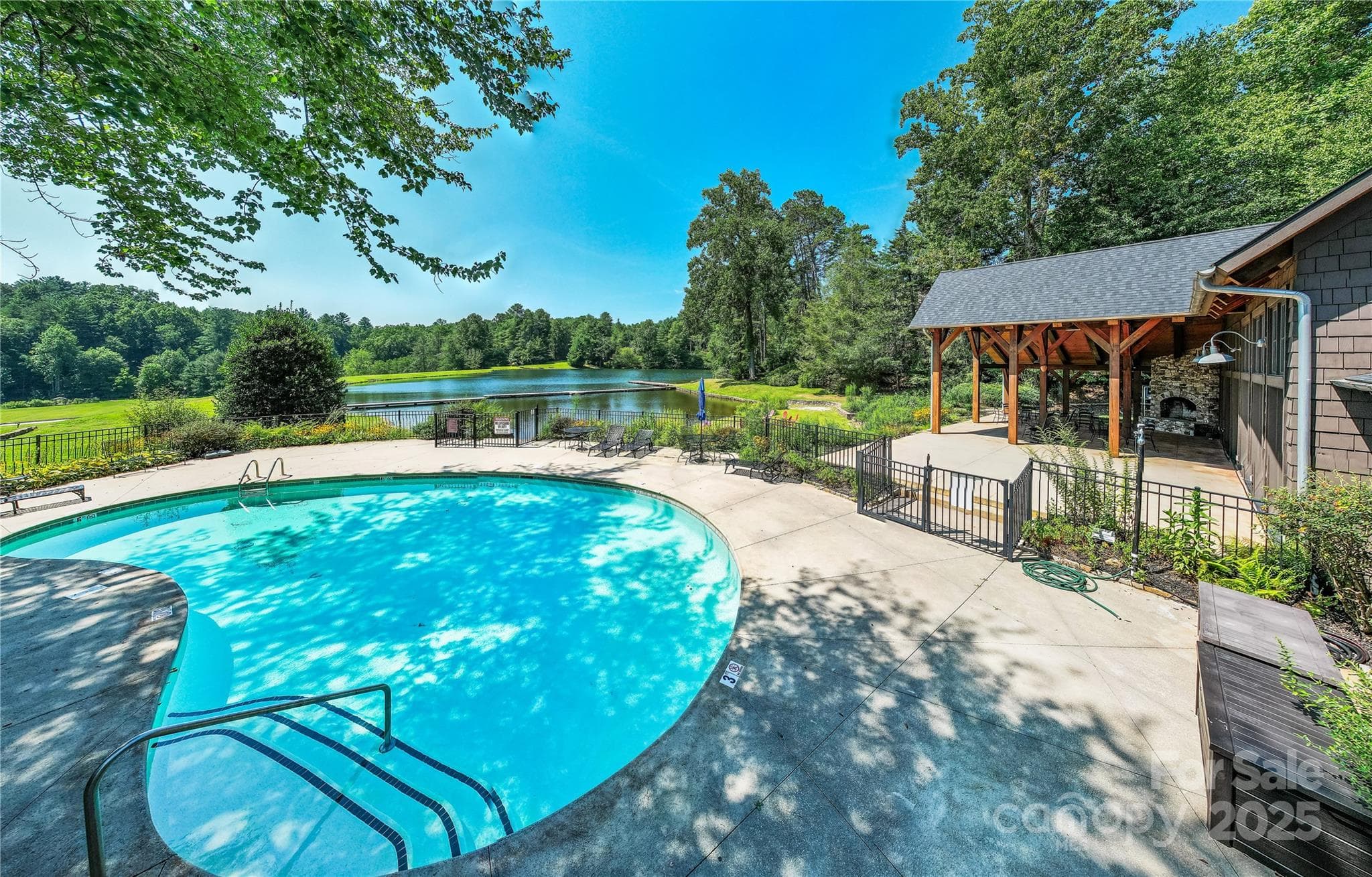 Straus Park Amenities - Brevard