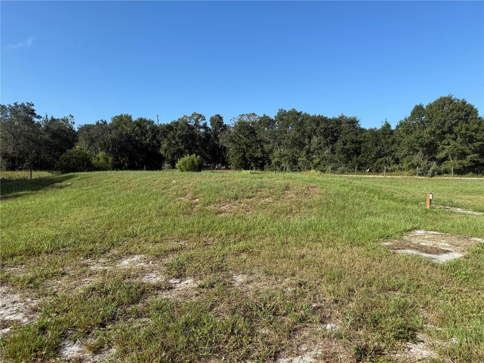 Manufactured Home at 1561 POE RD, LAKE WALES, photo 10 of 15