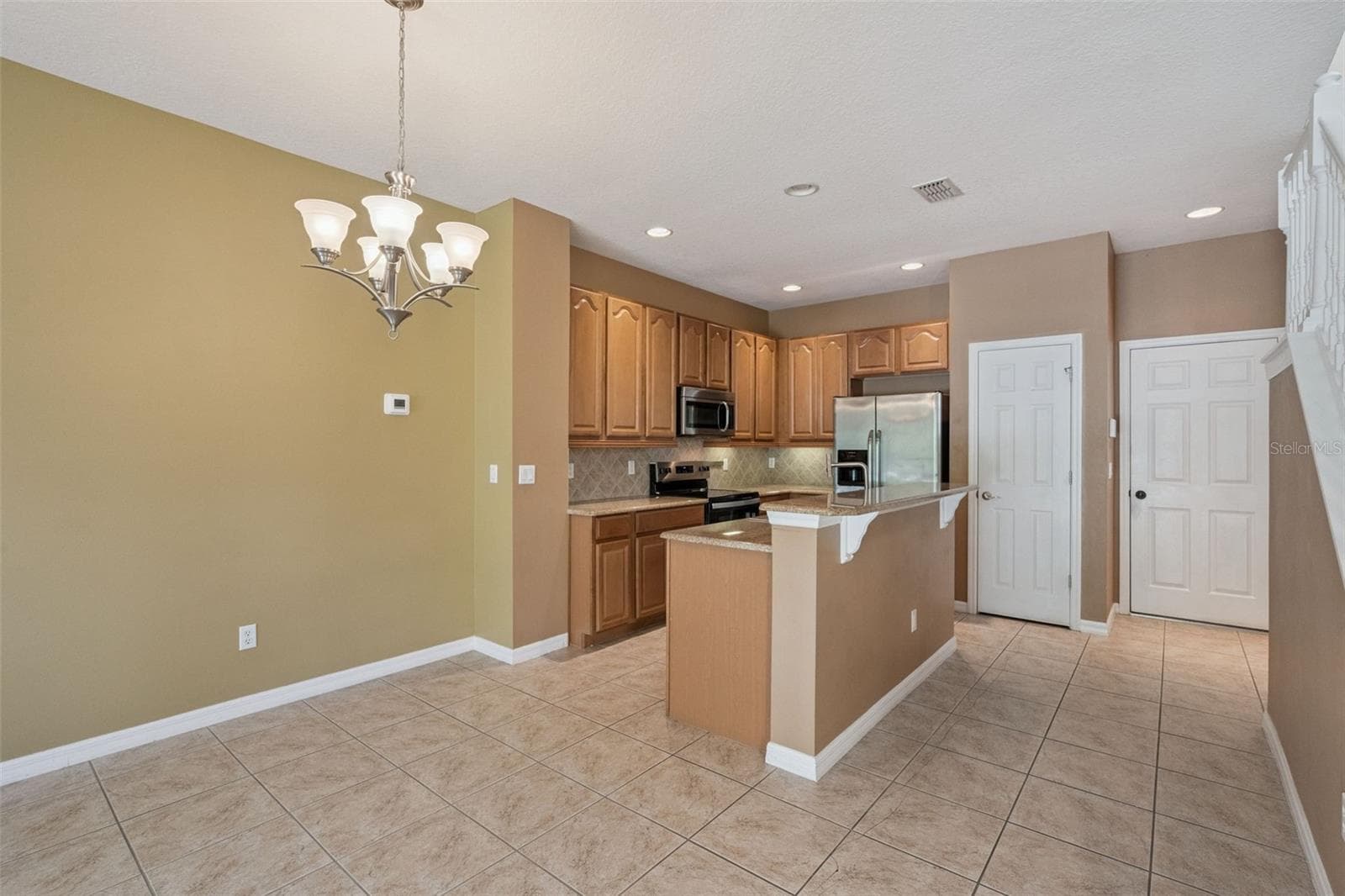 Townhouse at 10376 FALLSGROVE ST, ORLANDO, photo 8 of 38