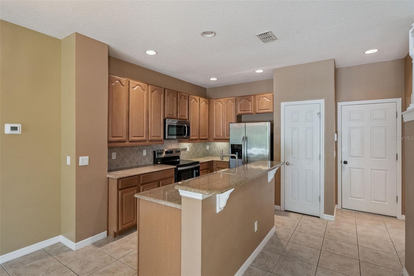 Townhouse at 10376 FALLSGROVE ST, ORLANDO, photo 9 of 38