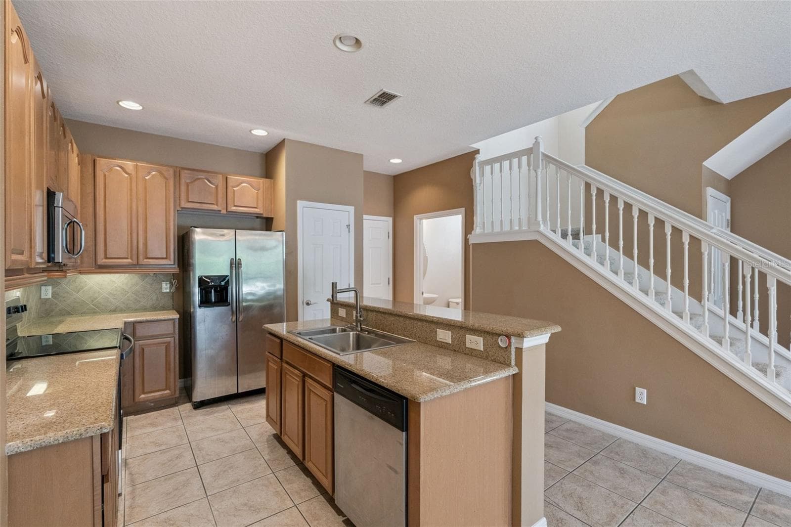 Townhouse at 10376 FALLSGROVE ST, ORLANDO, photo 12 of 38