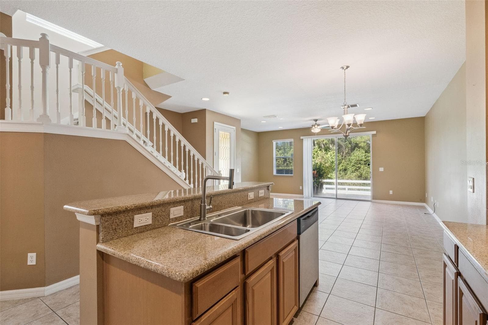 Townhouse at 10376 FALLSGROVE ST, ORLANDO, photo 15 of 38