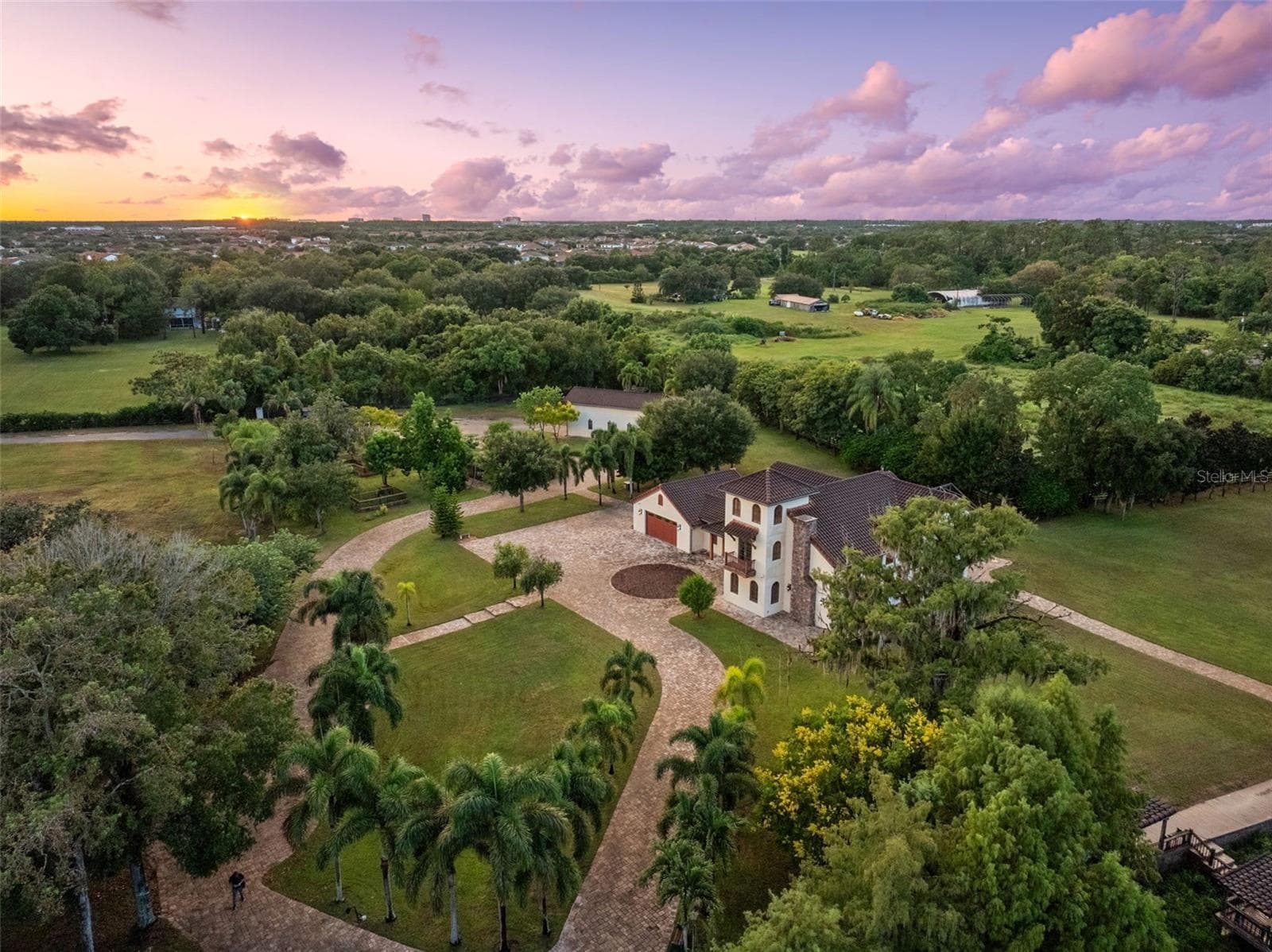 Single Family Residence at 11205 TINDALL RD, ORLANDO, photo 3 of 43