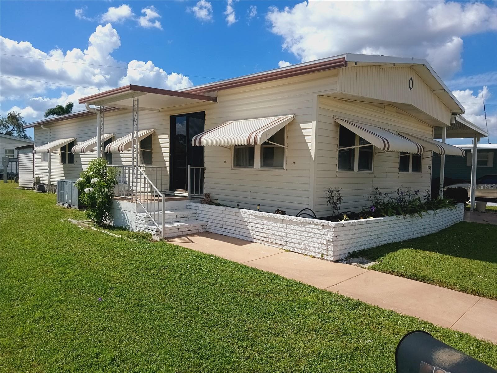 Mobile Home at 5229 BEL AIR AVE, SARASOTA, photo 2 of 76