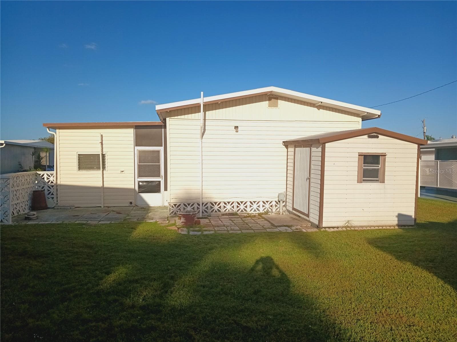 Mobile Home at 5229 BEL AIR AVE, SARASOTA, photo 4 of 76