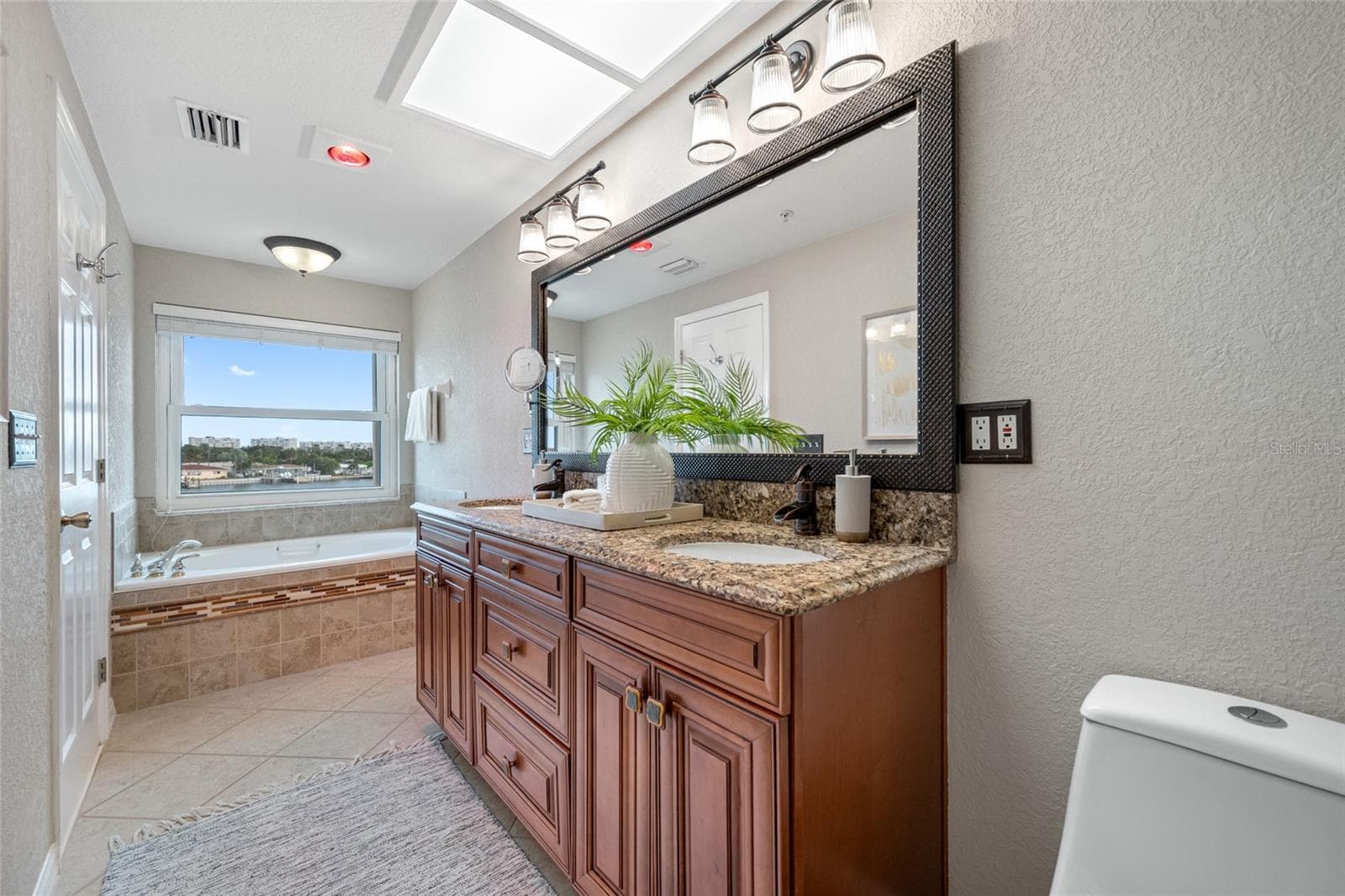 Master Bath - 8575 SUNSET CT, TREASURE ISLAND