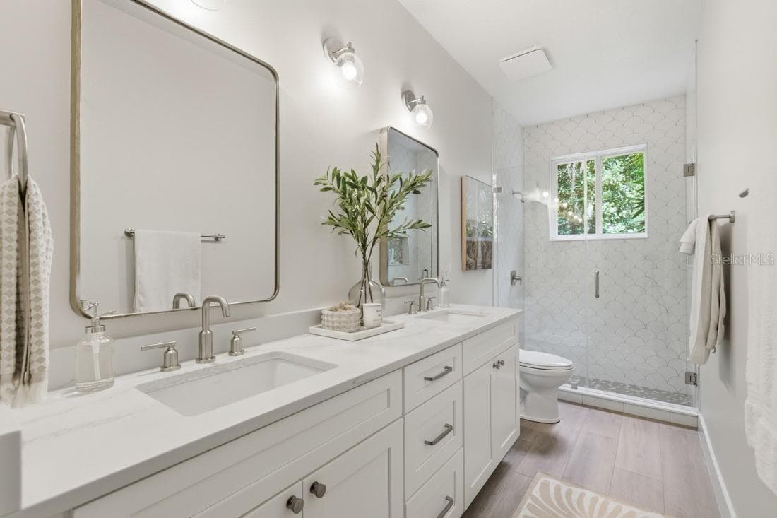Guest Bath - 4733 CHULUOTA RD, ORLANDO