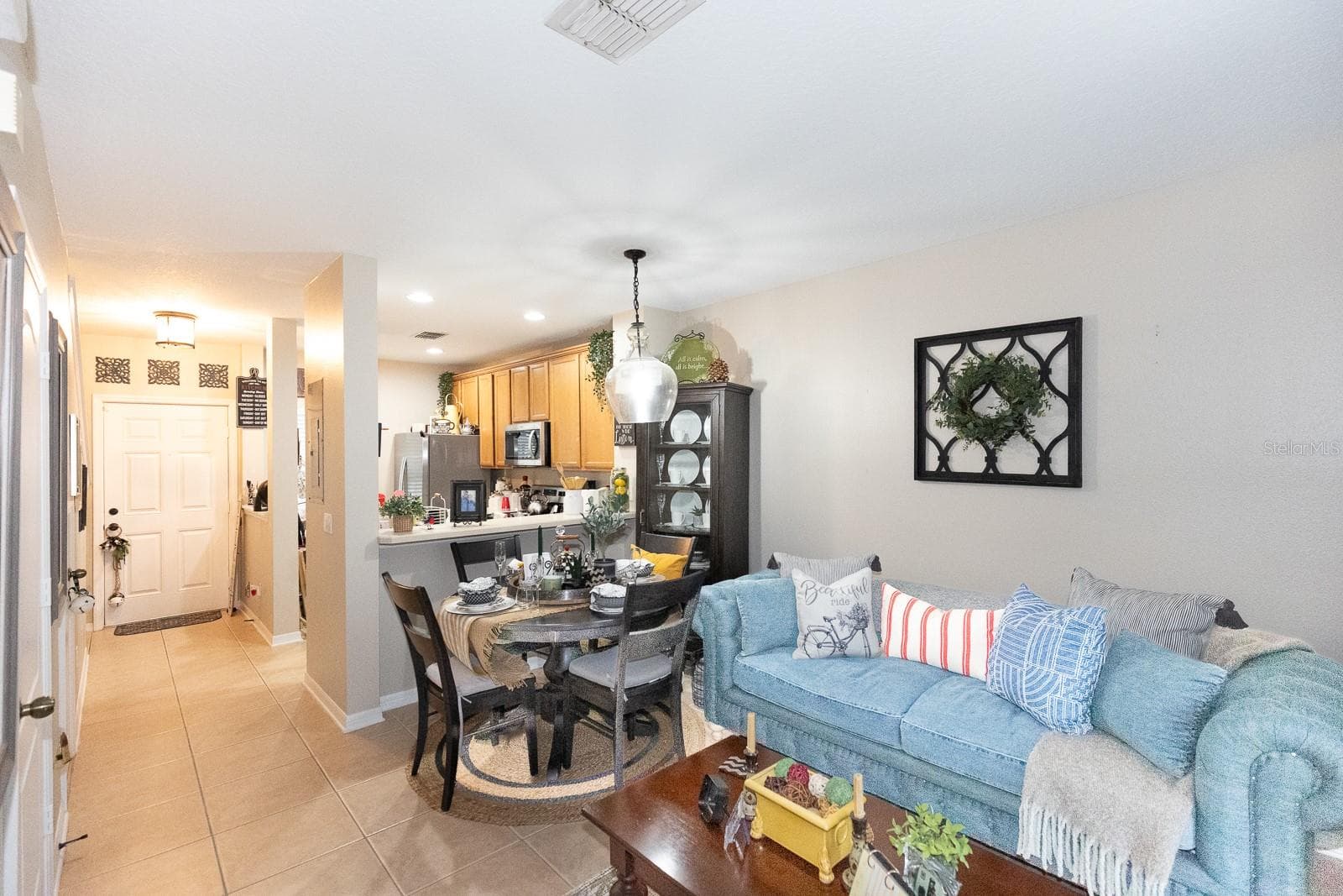 Living Room / Dining - 3664 WILSHIRE WAY RD #261, ORLANDO