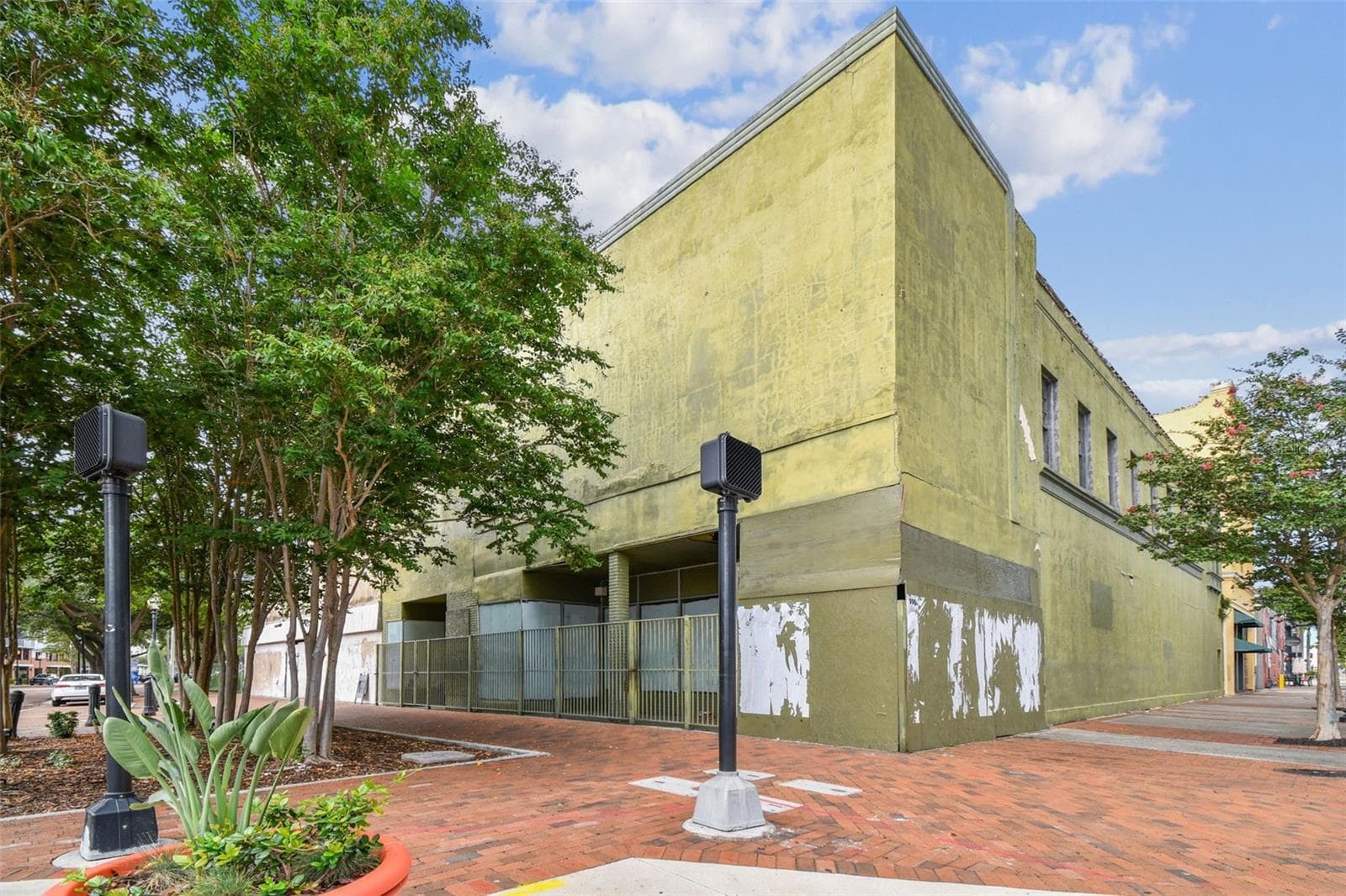 1001 N FRANKLIN ST