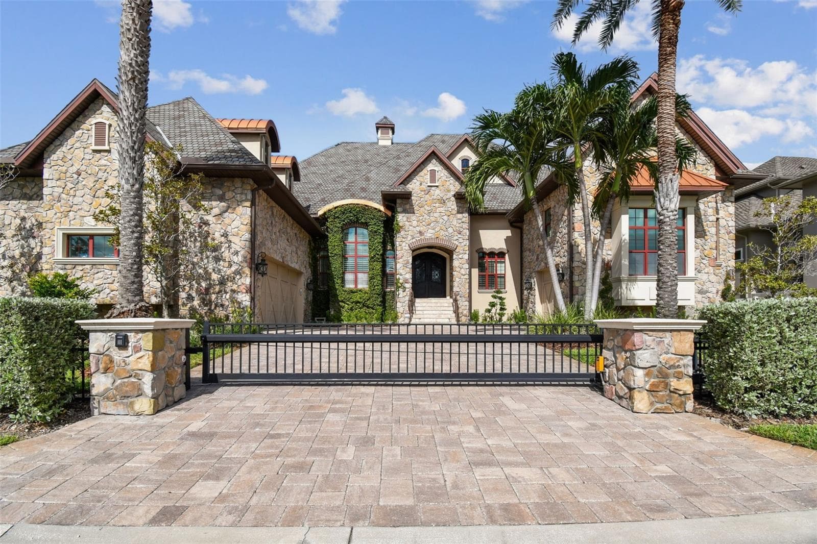 5405 LEILANI DR