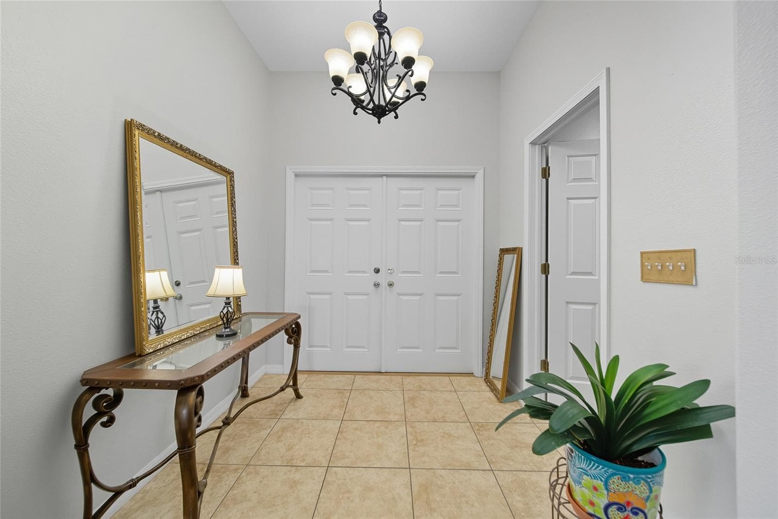 foyer - 9427 ROLLING CIR, SAN ANTONIO