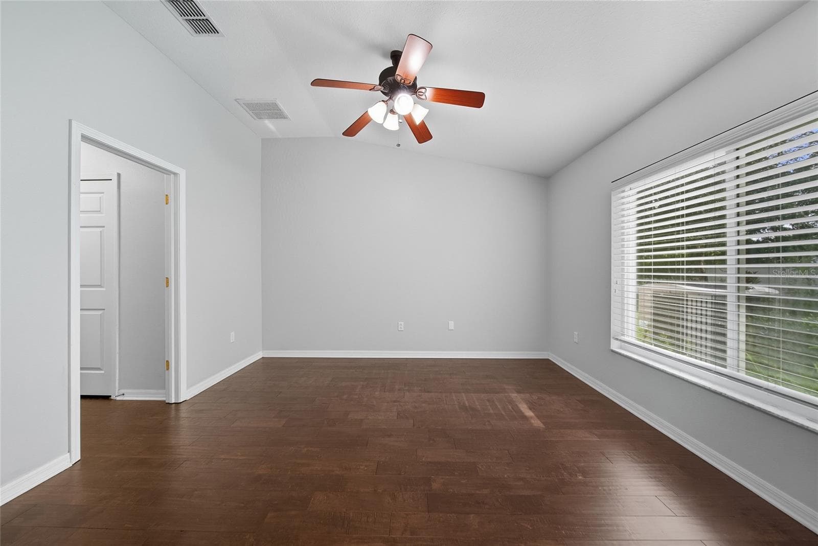 Primary Bedroom - 9427 ROLLING CIR, SAN ANTONIO