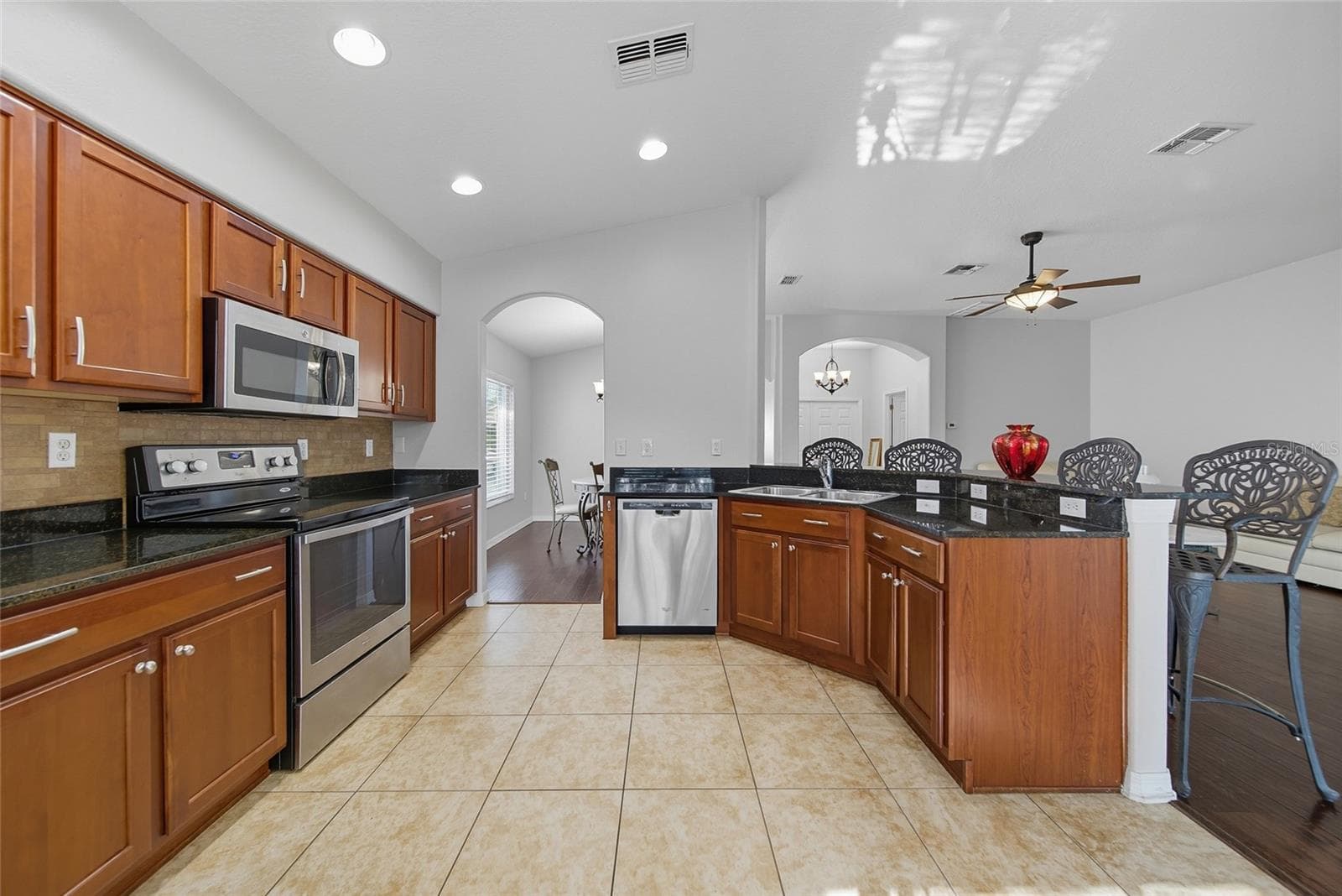 Kitchen - 9427 ROLLING CIR, SAN ANTONIO