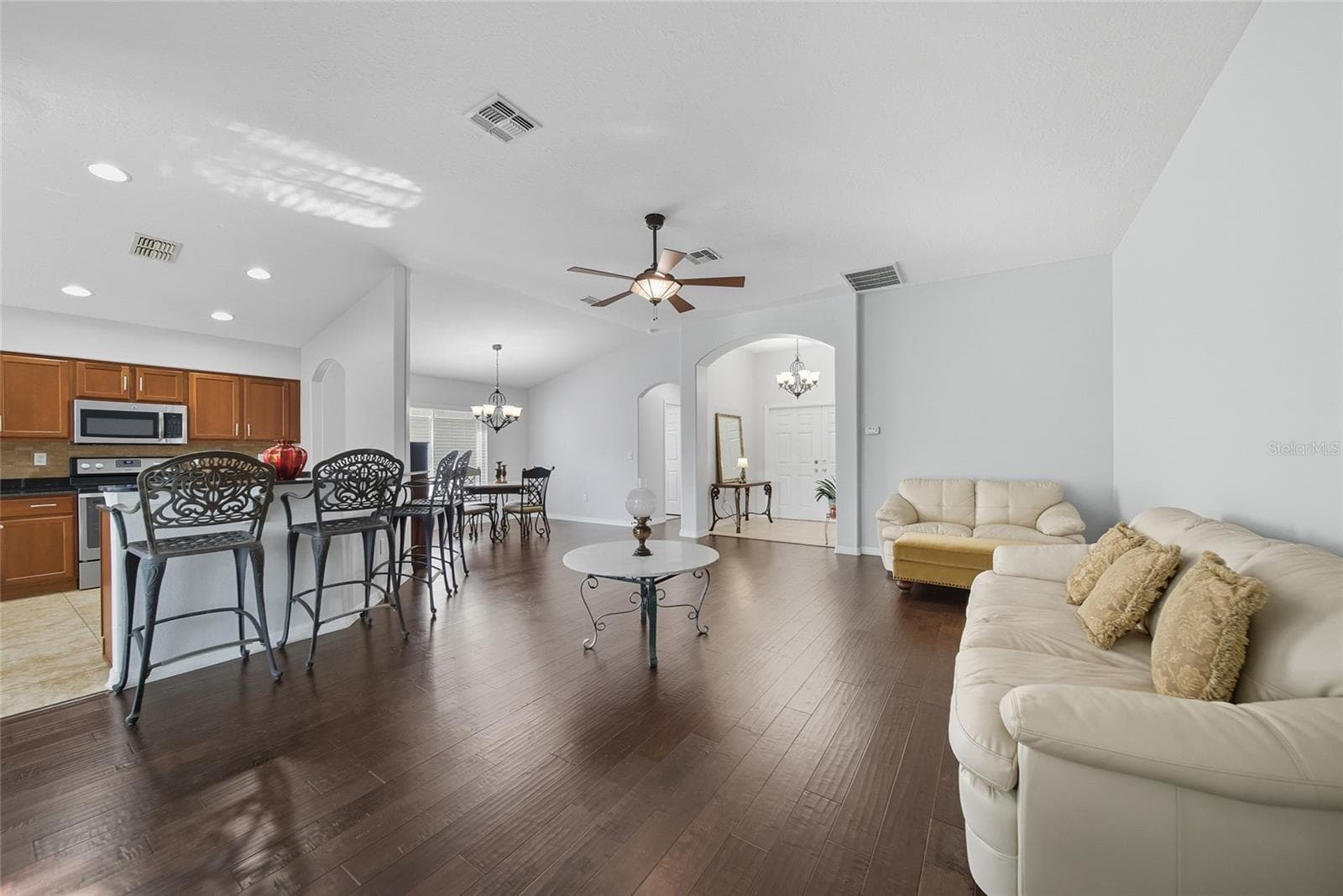 Breakfast bar - 9427 ROLLING CIR, SAN ANTONIO