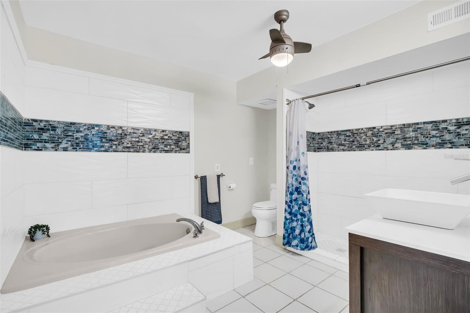 Primary Ensuite Bath - 1182 NORWOOD AVE, CLEARWATER
