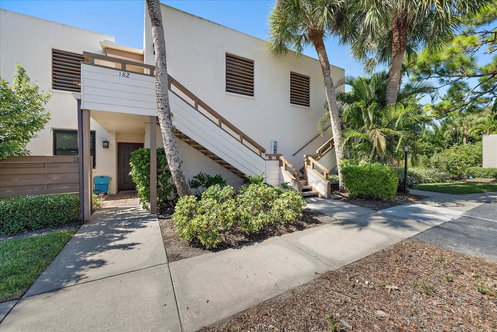 Condominium at 182 PINENEEDLE DR, BRADENTON, photo 4 of 34