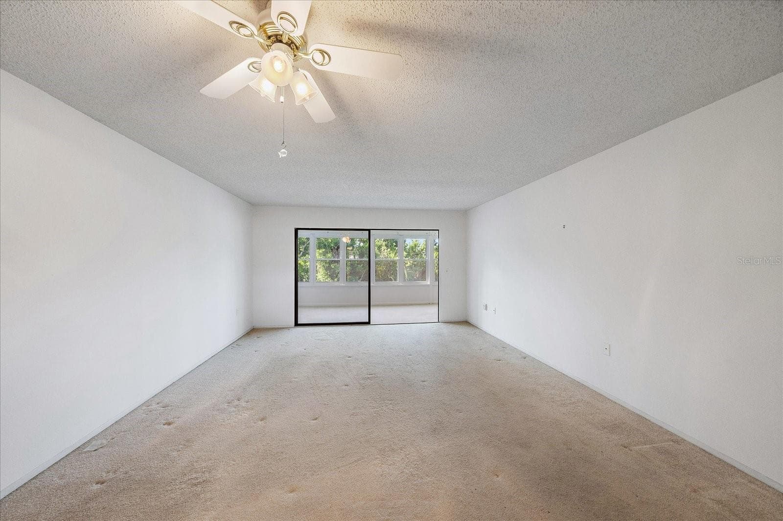 Living Room - 182 PINENEEDLE DR, BRADENTON