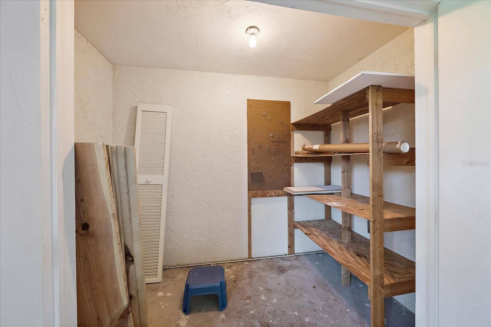 Spacious Storage Closet - 182 PINENEEDLE DR, BRADENTON