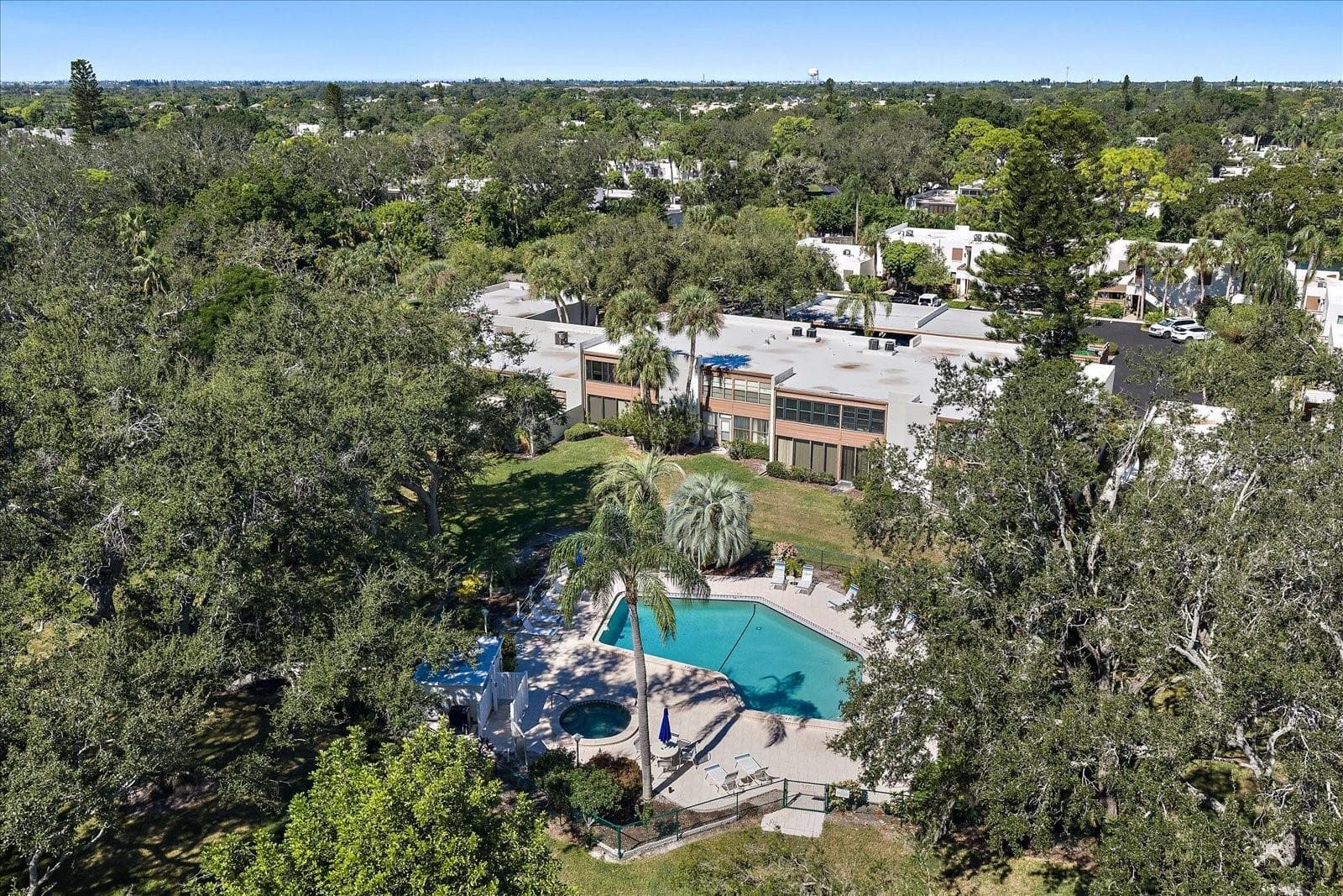 Community Pool and Spa #2 - 182 PINENEEDLE DR, BRADENTON