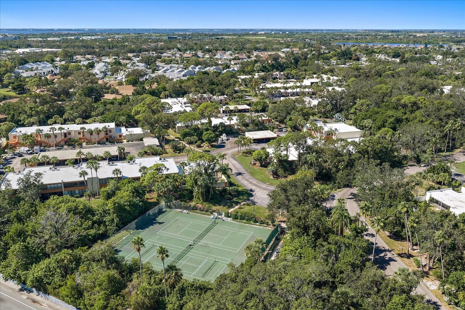 Tennis/Pickleball Courts - 182 PINENEEDLE DR, BRADENTON