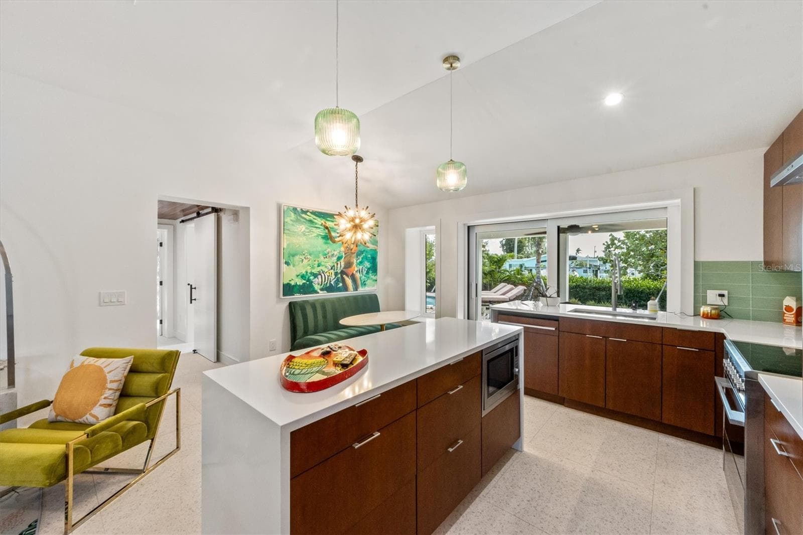 Single Family Residence at 505 65TH ST, HOLMES BEACH, photo 12 of 64