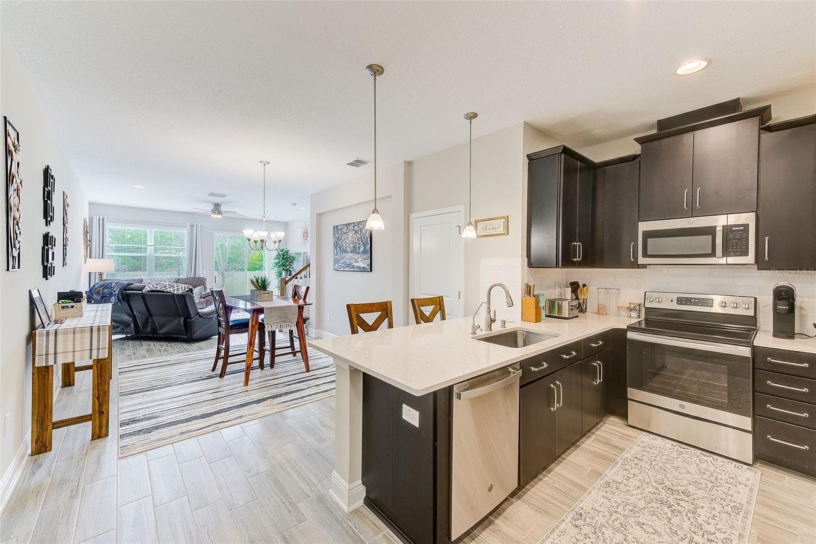 Townhouse at 2441 FOGGY CREEK CIR, CLEARWATER, photo 5 of 36