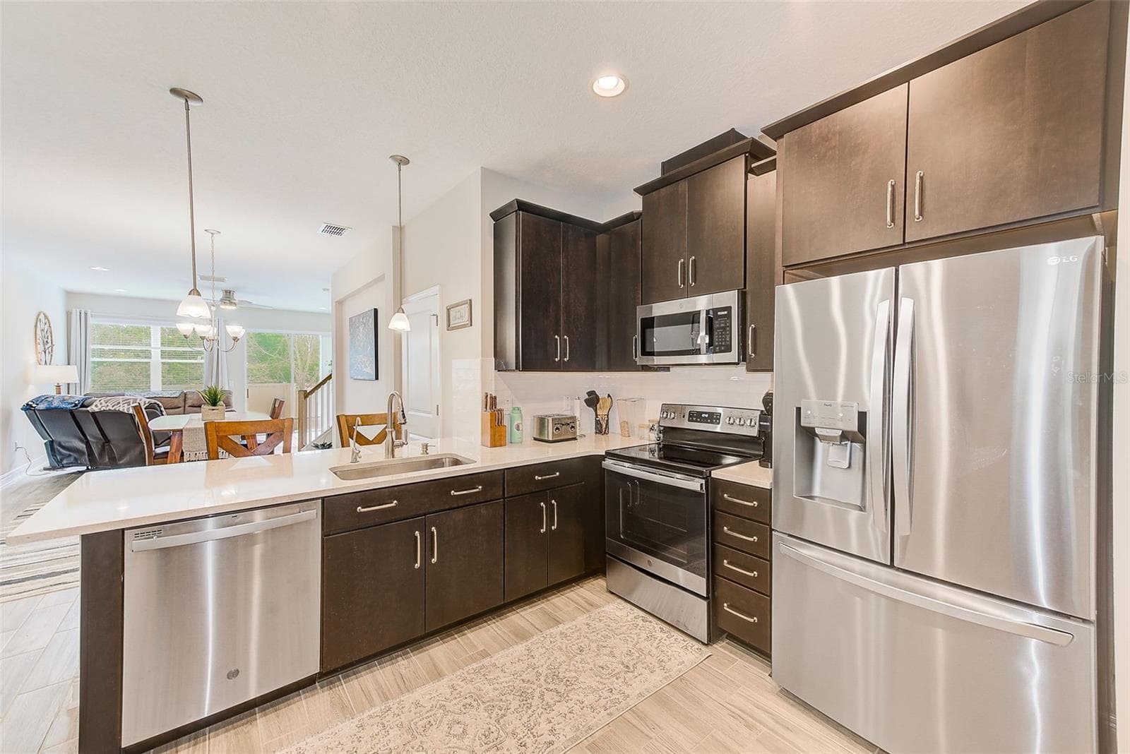 Townhouse at 2441 FOGGY CREEK CIR, CLEARWATER, photo 8 of 36