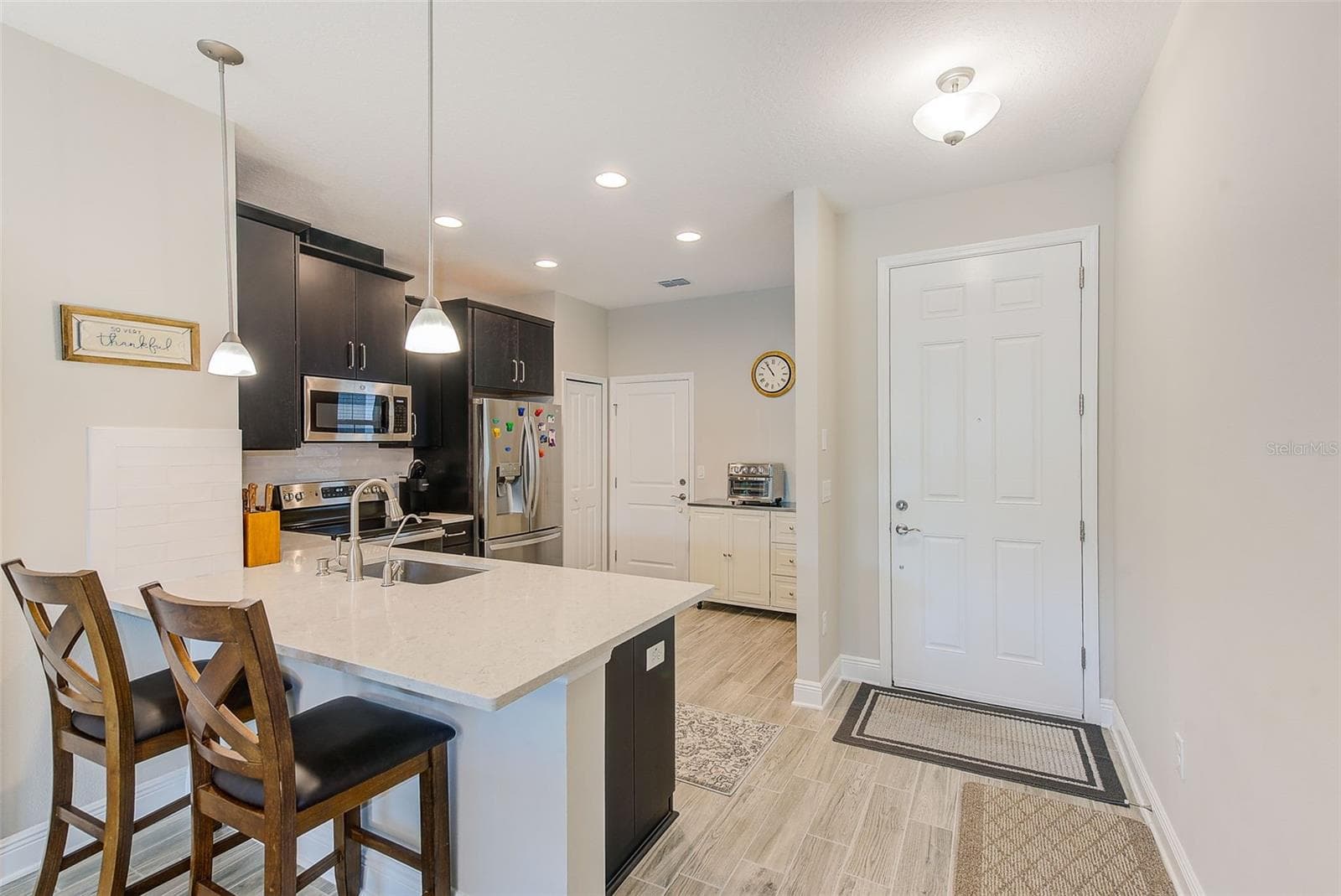 Townhouse at 2441 FOGGY CREEK CIR, CLEARWATER, photo 9 of 36