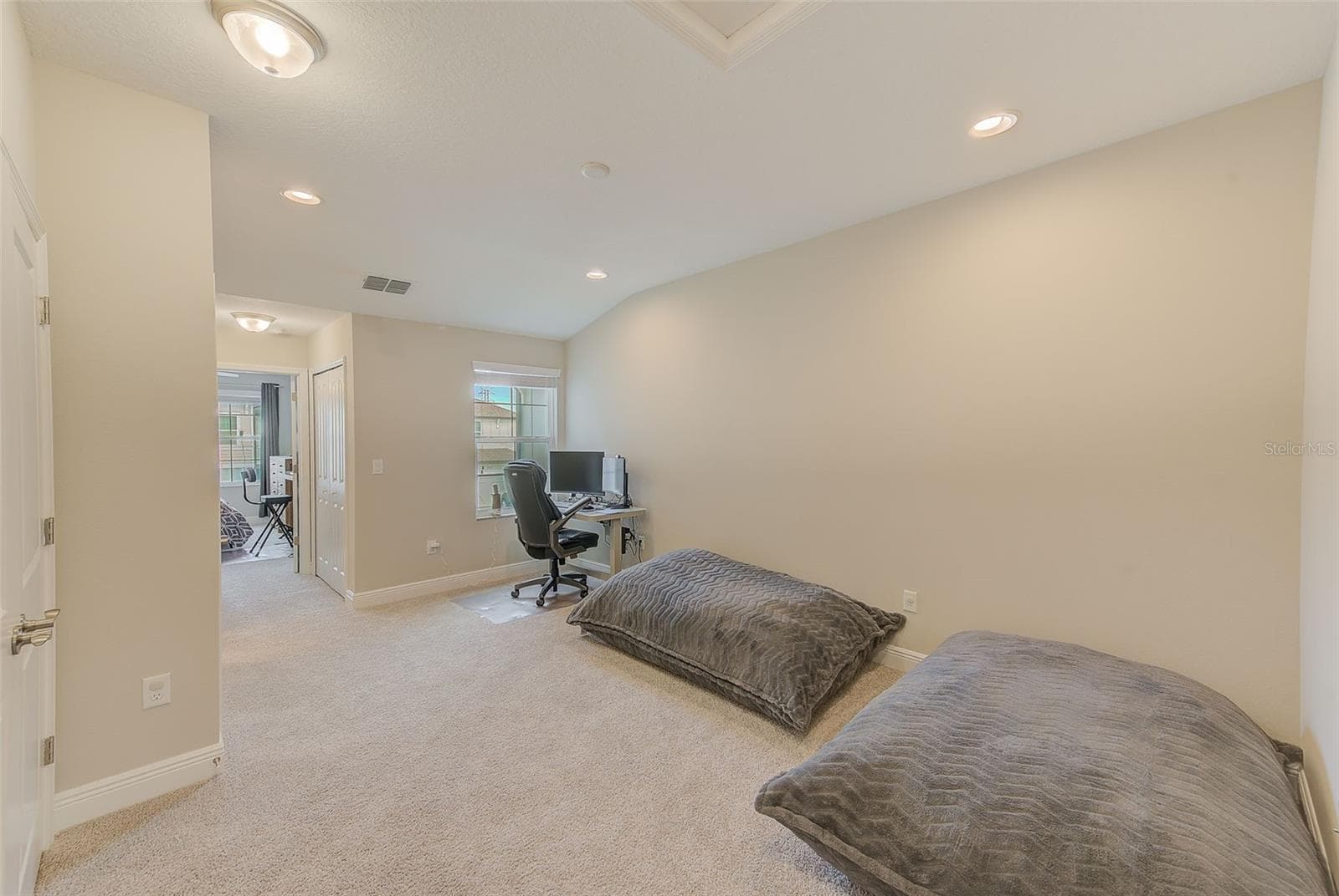 Townhouse at 2441 FOGGY CREEK CIR, CLEARWATER, photo 20 of 36