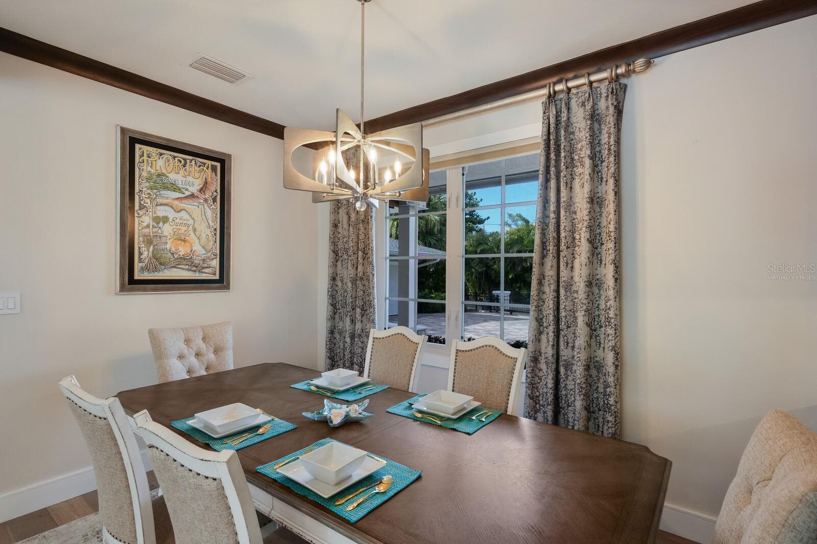 Virtually Staged - 1253 N BASIN LN, SARASOTA