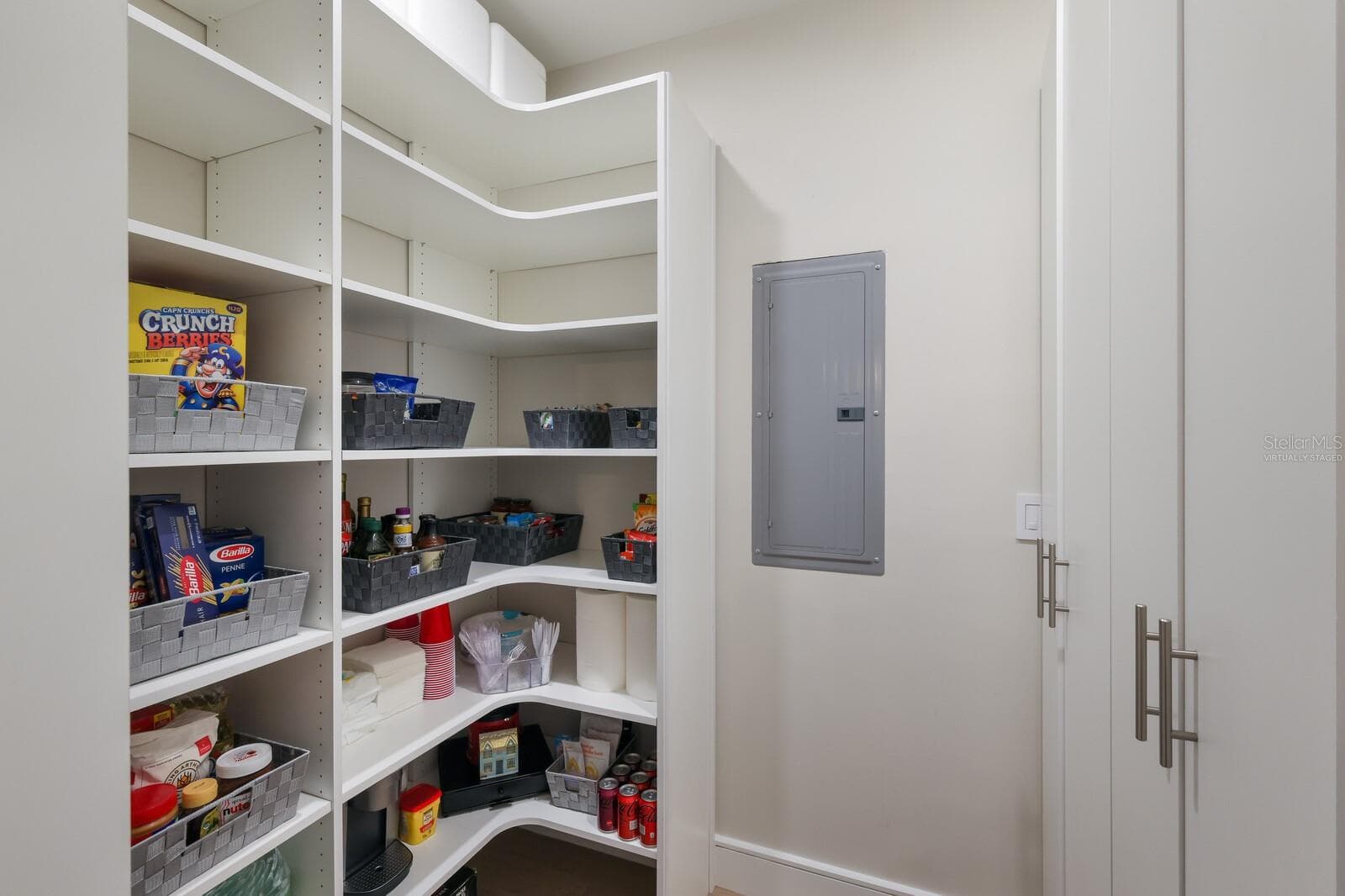 Virtually Staged - 1253 N BASIN LN, SARASOTA
