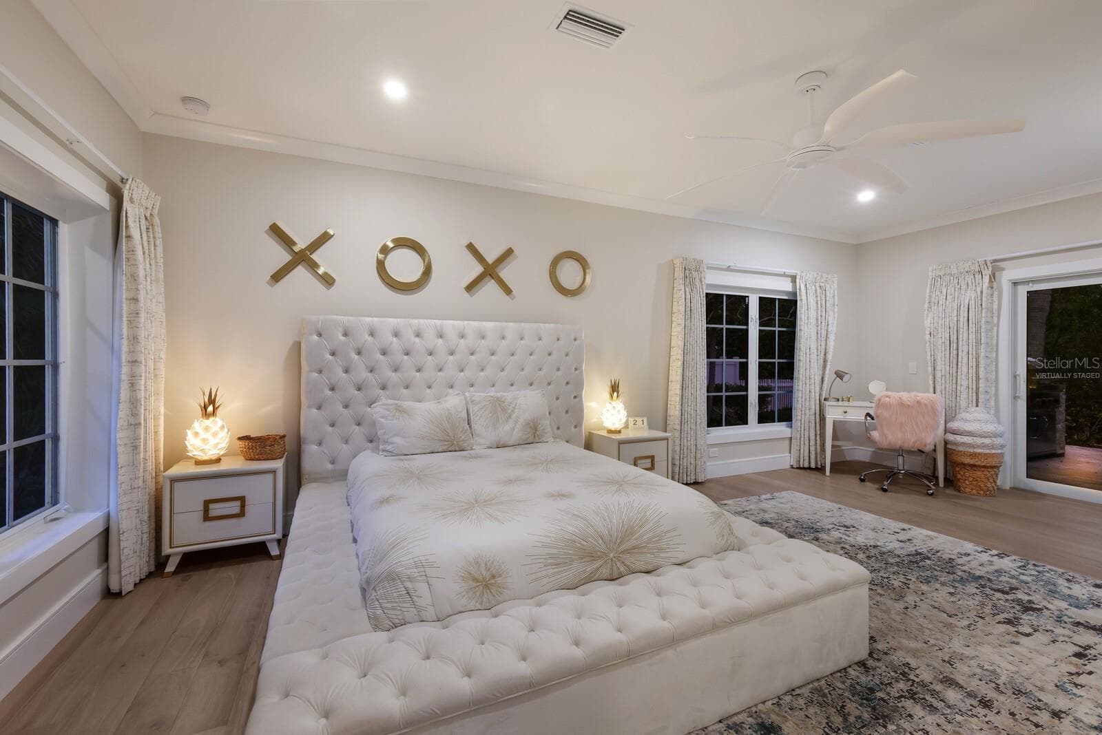 Virtually Staged - 1253 N BASIN LN, SARASOTA