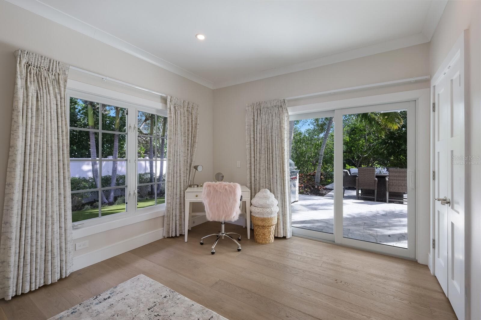 Virtually Staged - 1253 N BASIN LN, SARASOTA