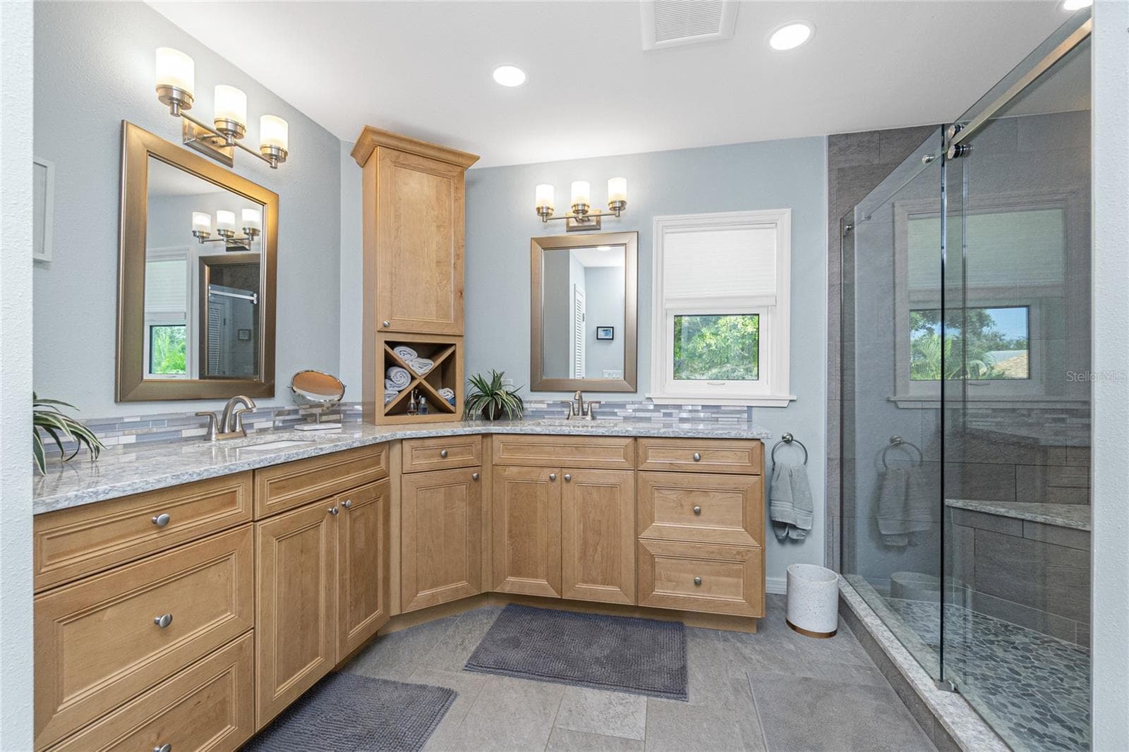 Masterbath - 600 LOOKOUT ALY, PLACIDA