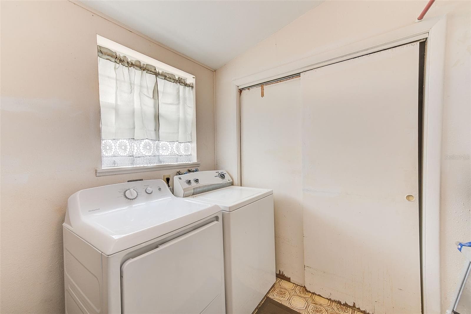 LAUNDRY ROOM - 632 CROSS ST, TARPON SPRINGS