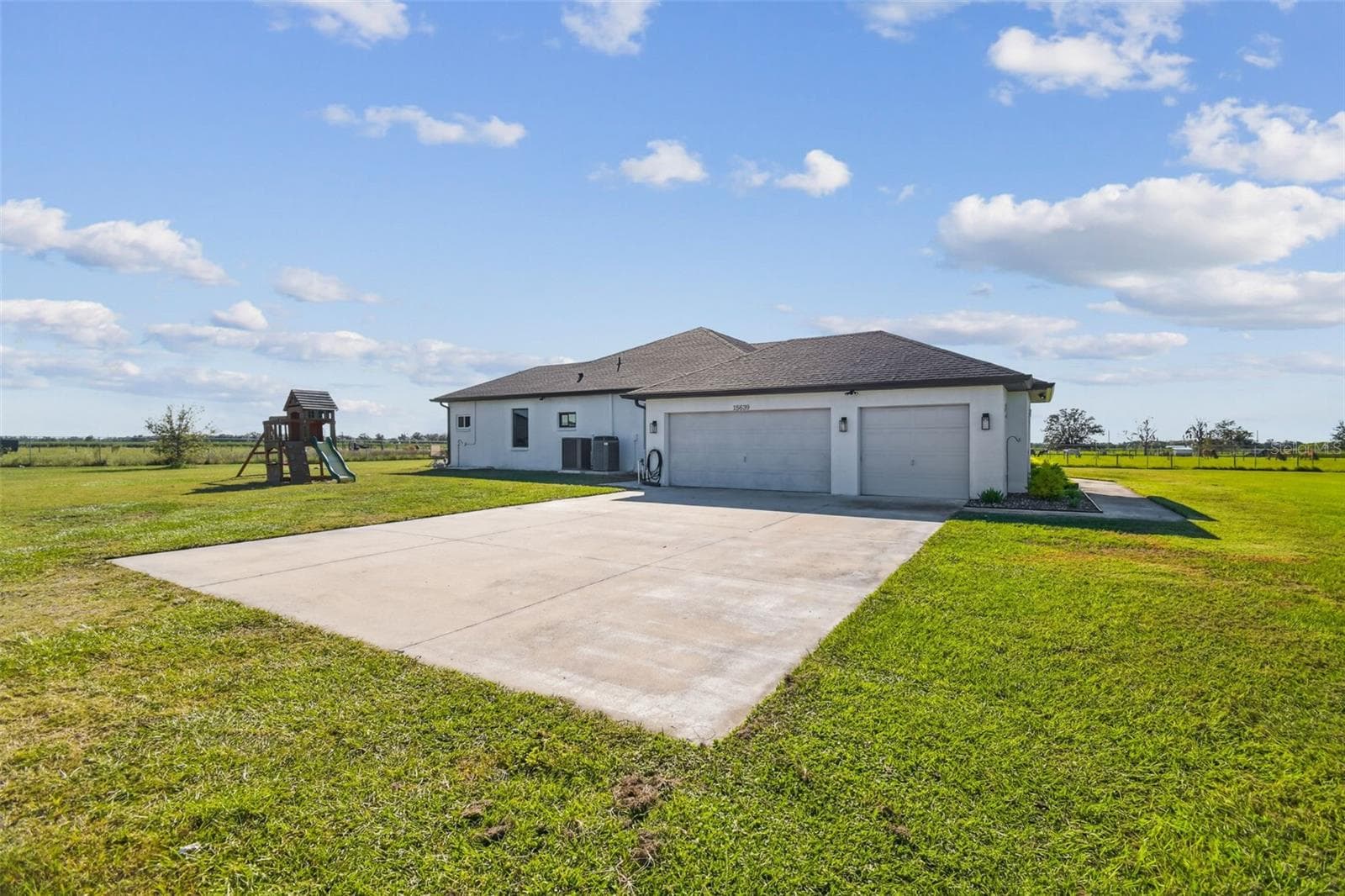 Single Family Residence at 15639 SETH COUNTRY LN, WIMAUMA, photo 9 of 82