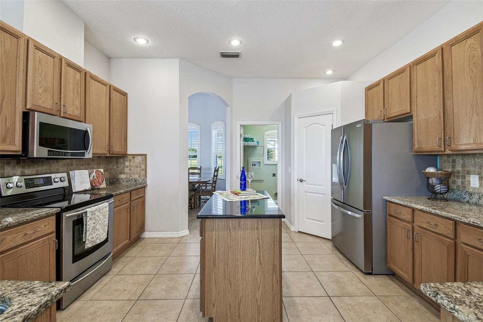 Single Family Residence at 15639 SETH COUNTRY LN, WIMAUMA, photo 18 of 82