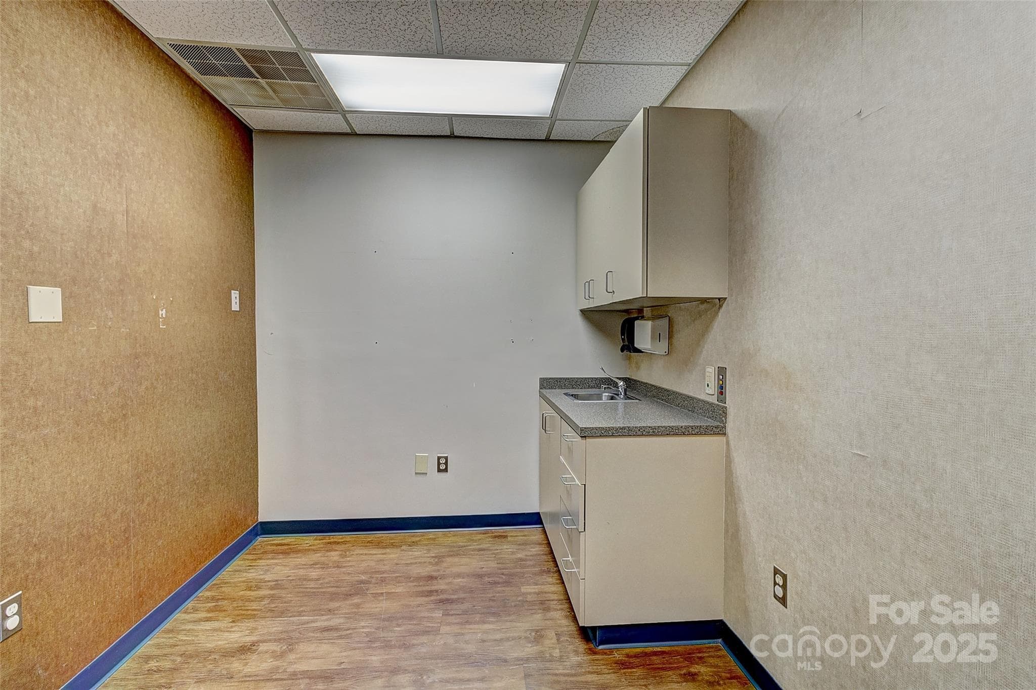 Medical at 112 S Oak Street, Cherryville, photo 16 of 48