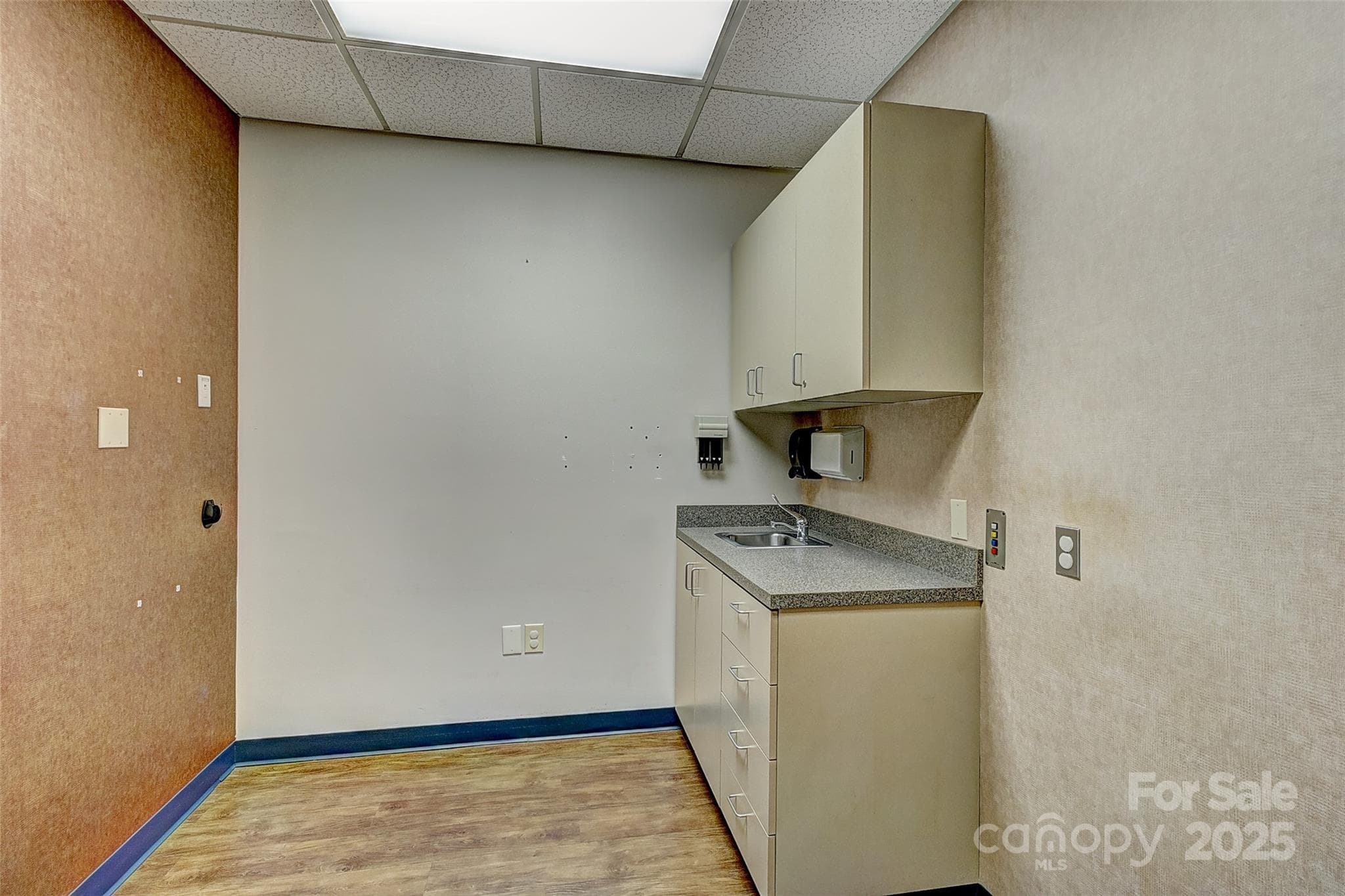 Medical at 112 S Oak Street, Cherryville, photo 27 of 48
